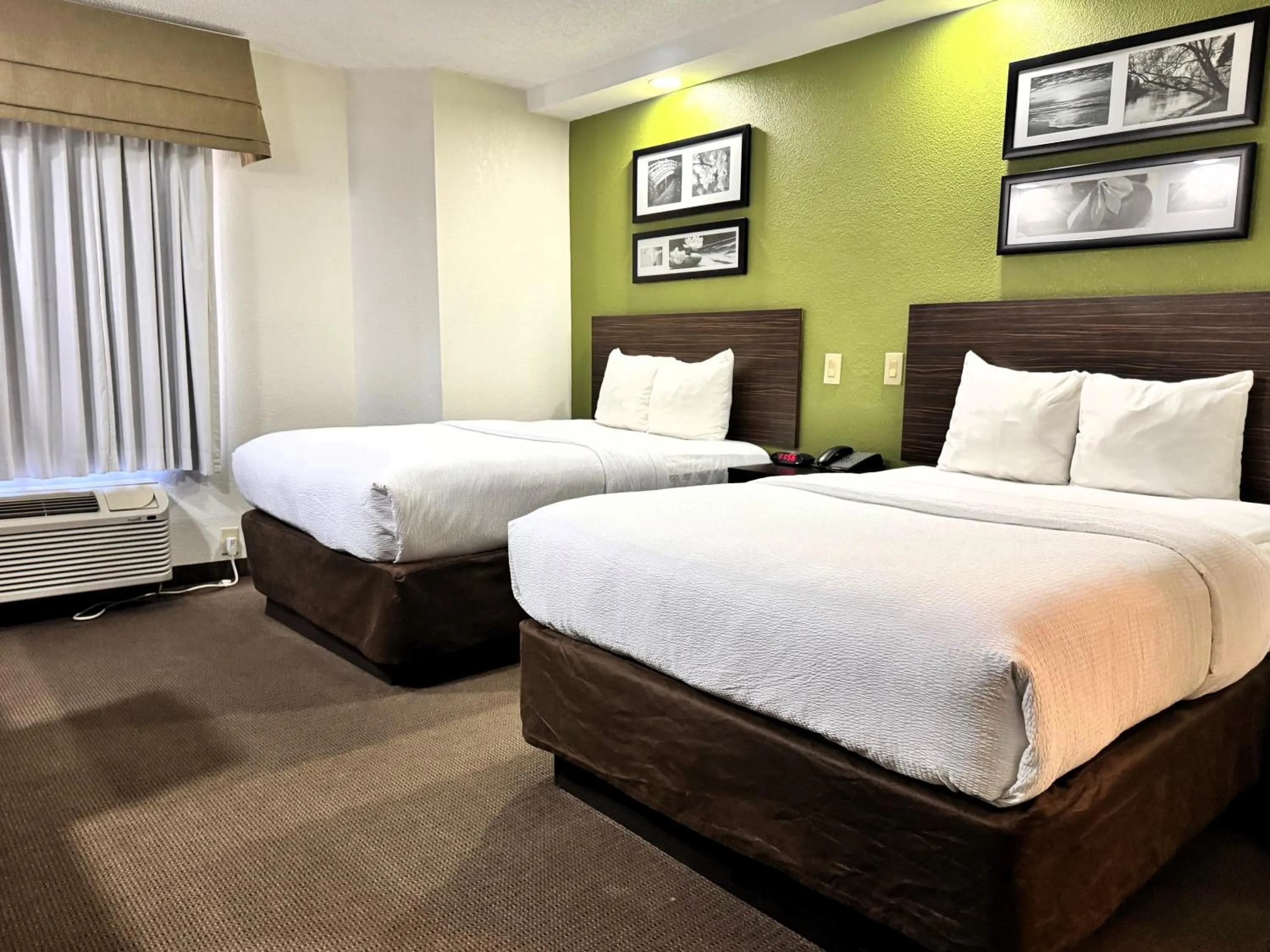 Photo of the whole room, Bed in Travelodge by Wyndham Flowood