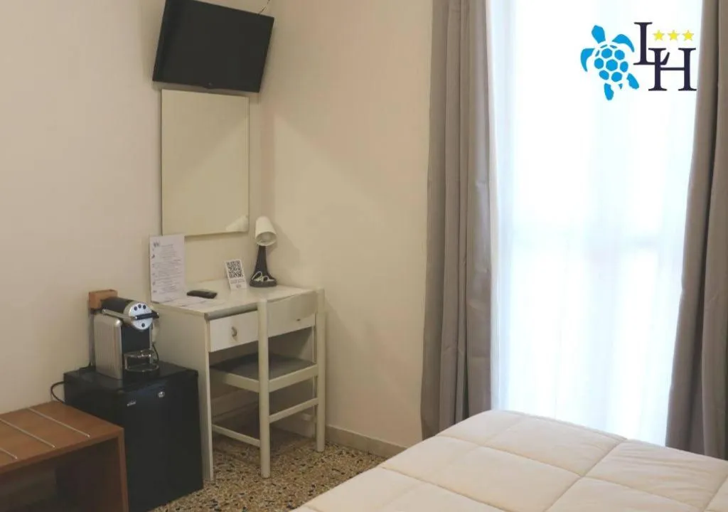 Bedroom, Bed in Hotel Lora RDA Luxury