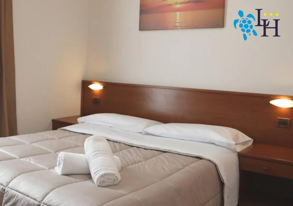 Bedroom, Bed in Hotel Lora RDA Luxury