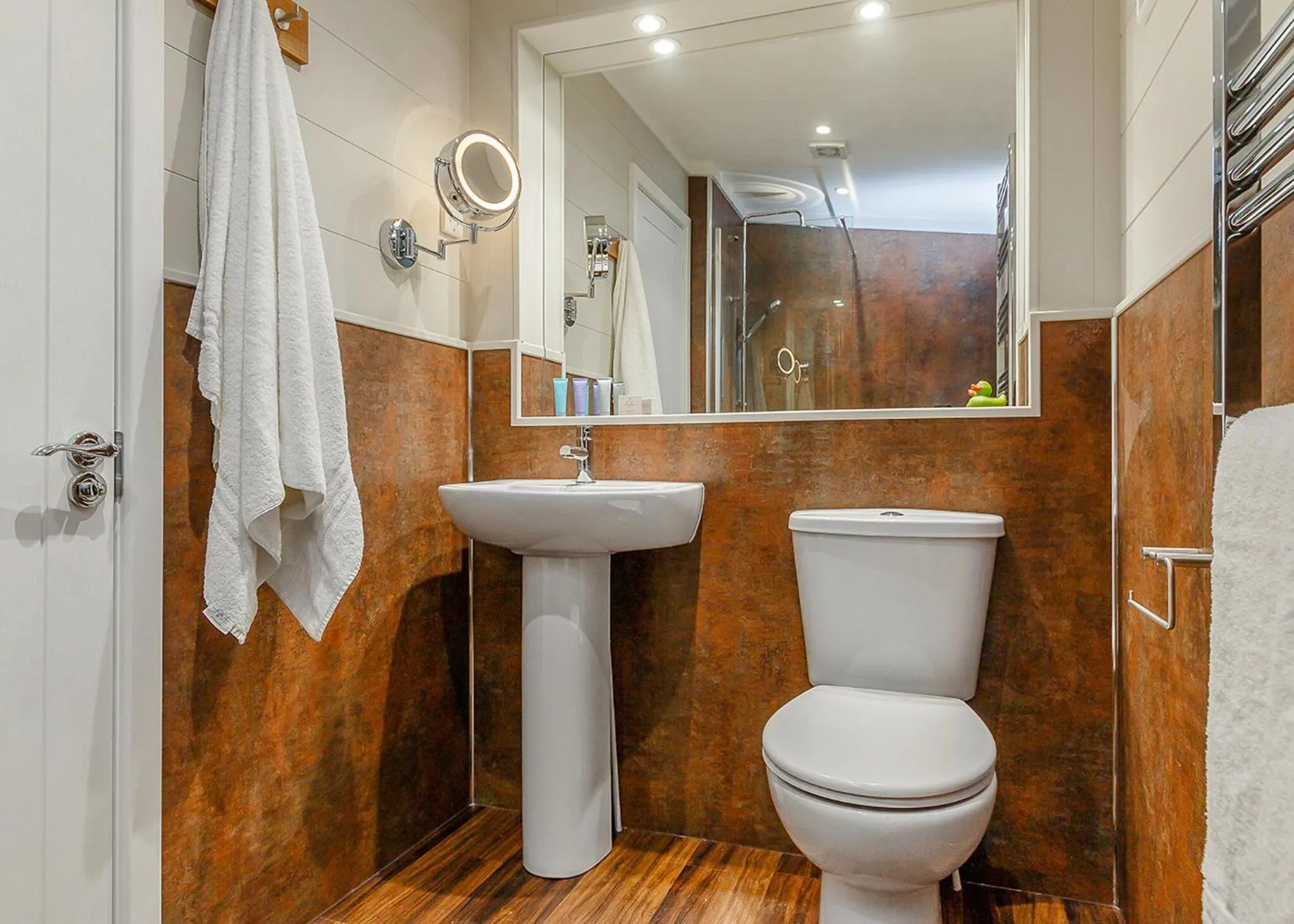 Property building in Cheddar Woods Resort And Spa