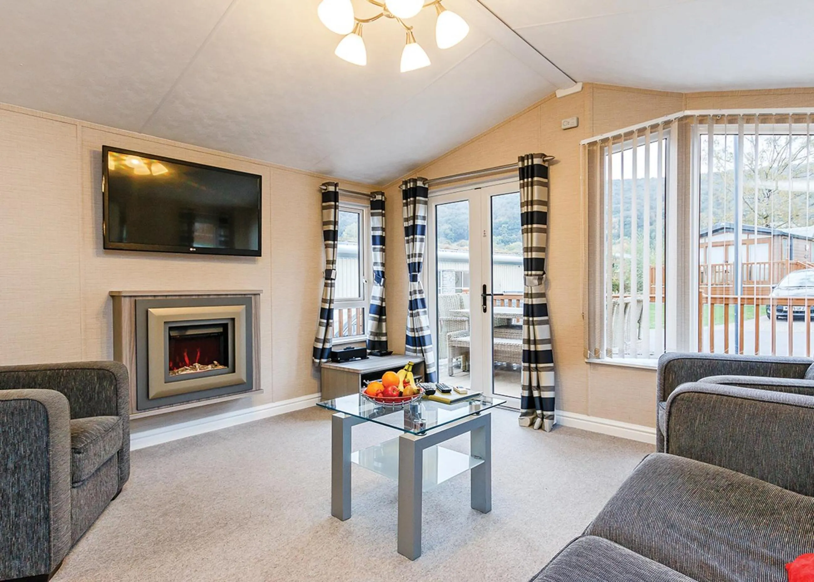 Property building in Cheddar Woods Resort And Spa