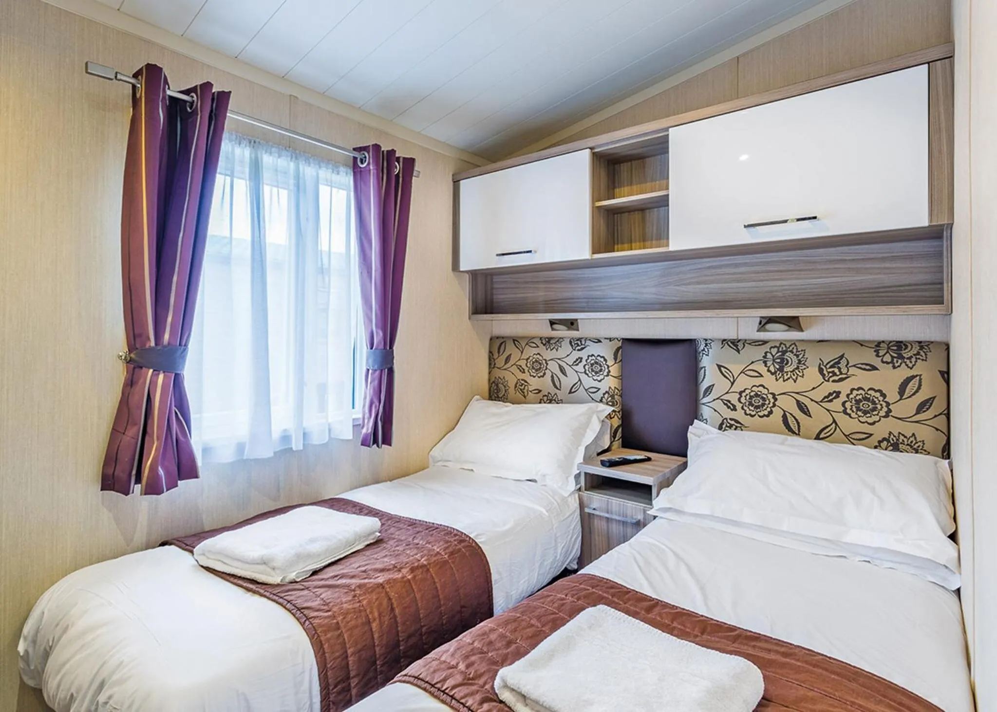 Property building, Bed in Cheddar Woods Resort And Spa