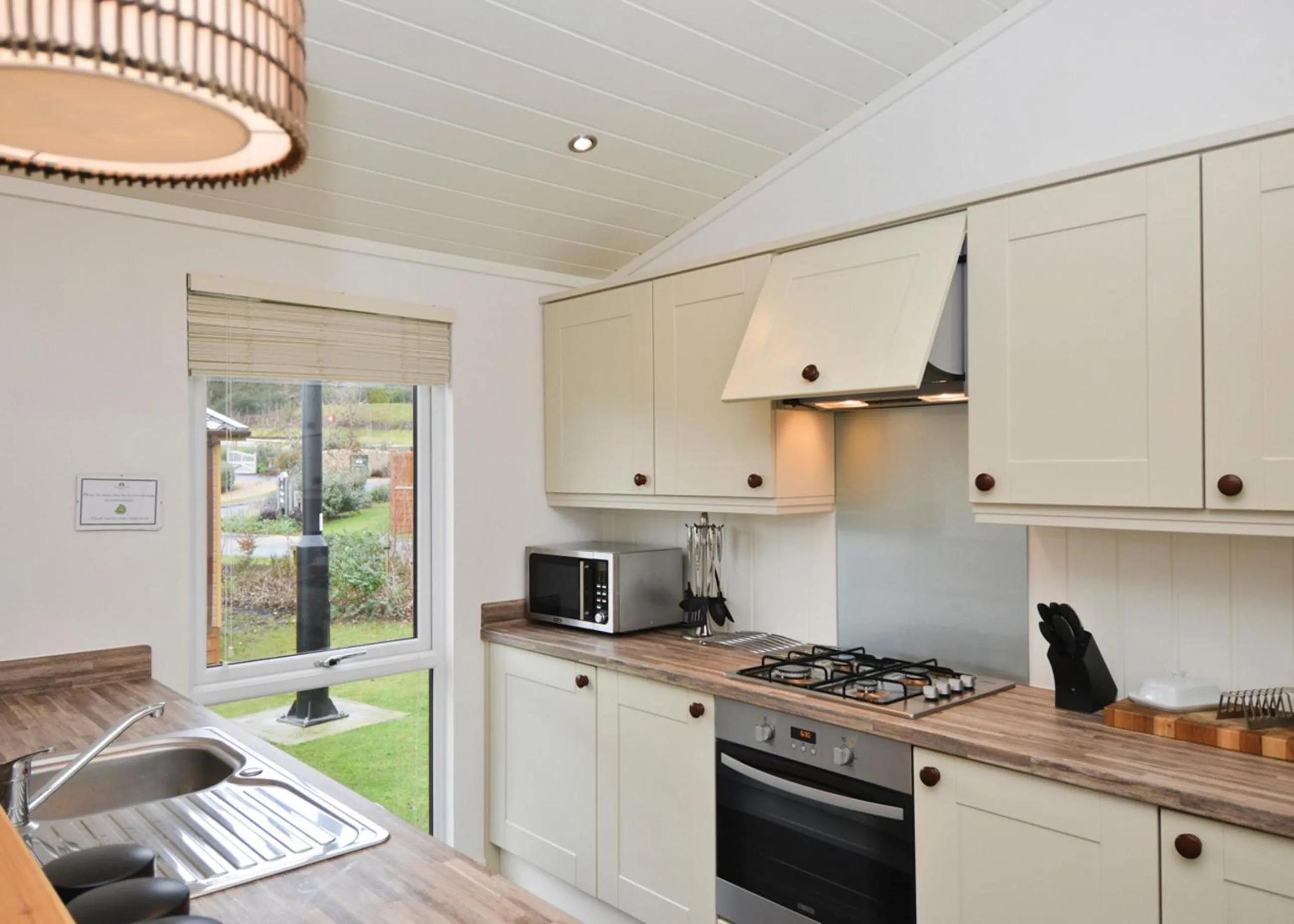 Property building in Cheddar Woods Resort And Spa