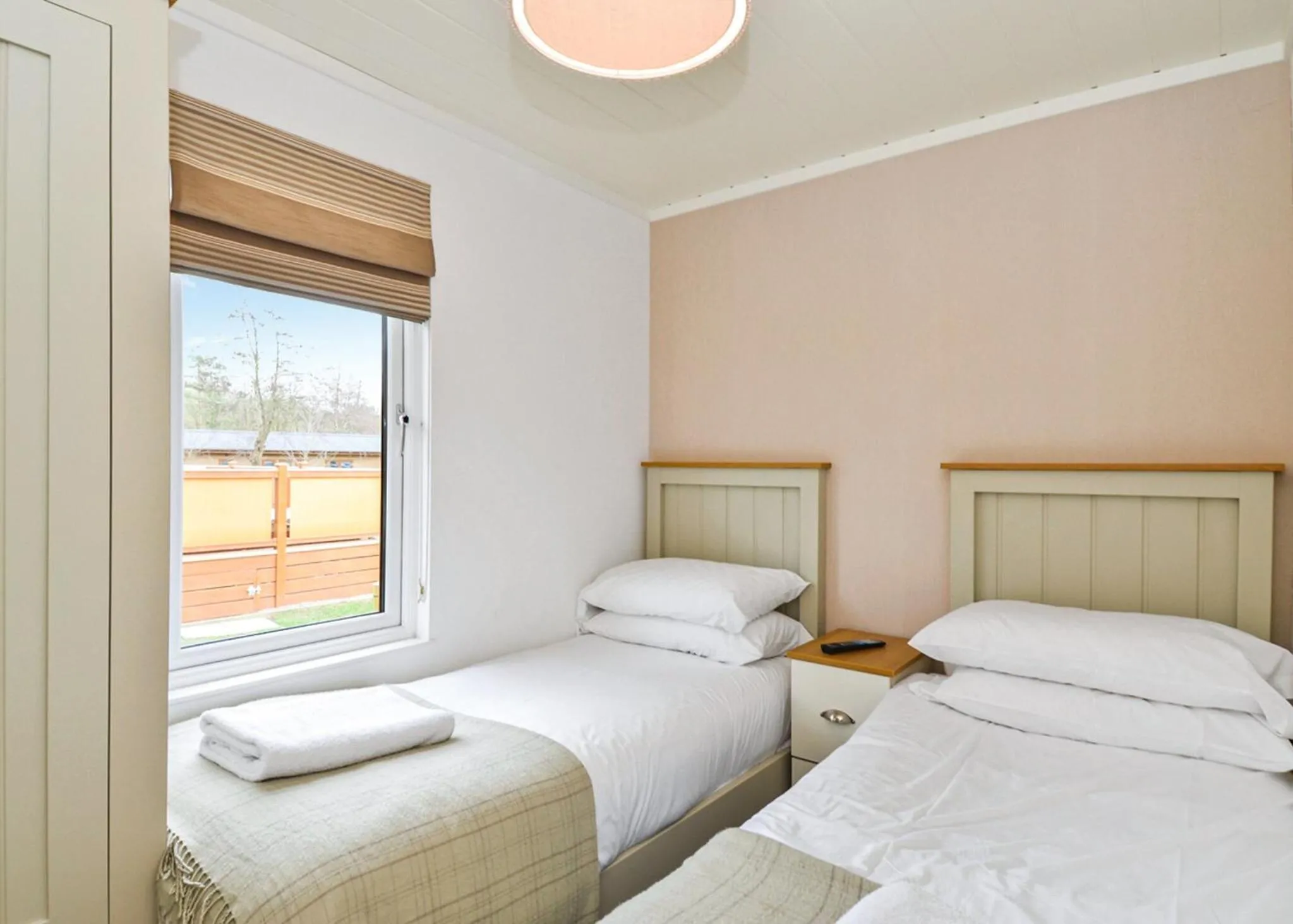 Property building, Bed in Cheddar Woods Resort And Spa