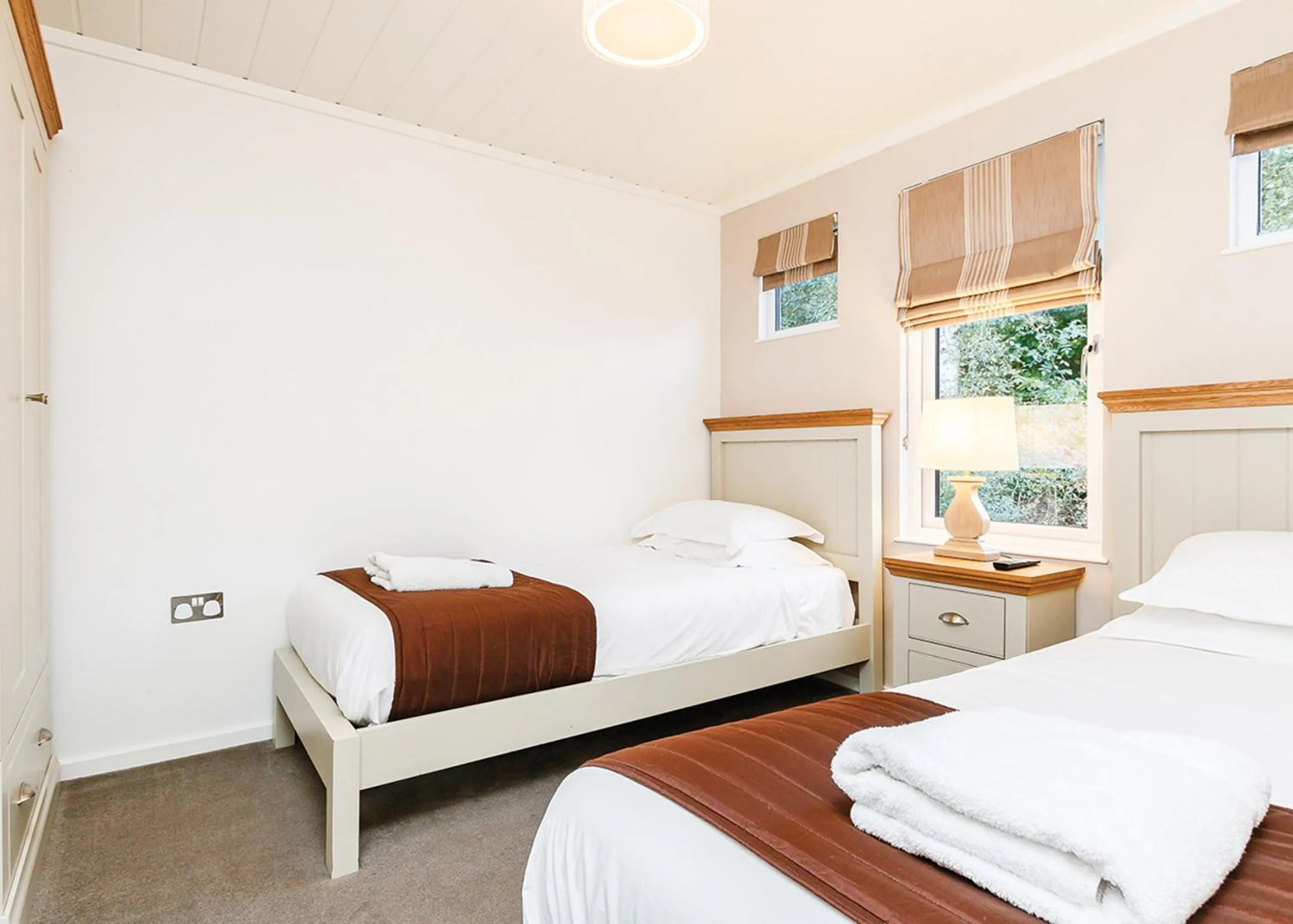 Property building, Bed in Cheddar Woods Resort And Spa