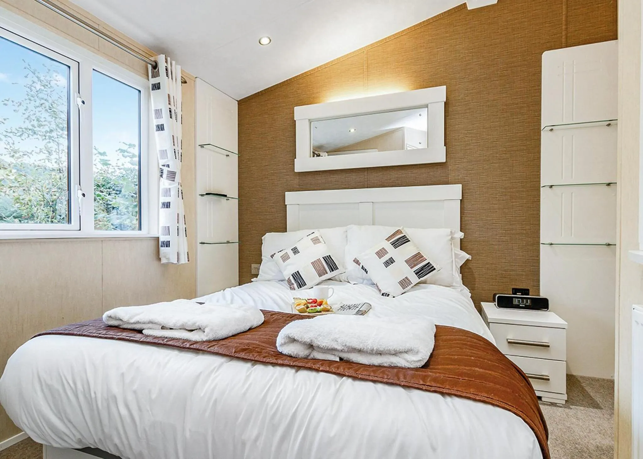 Property building, Bed in Cheddar Woods Resort And Spa