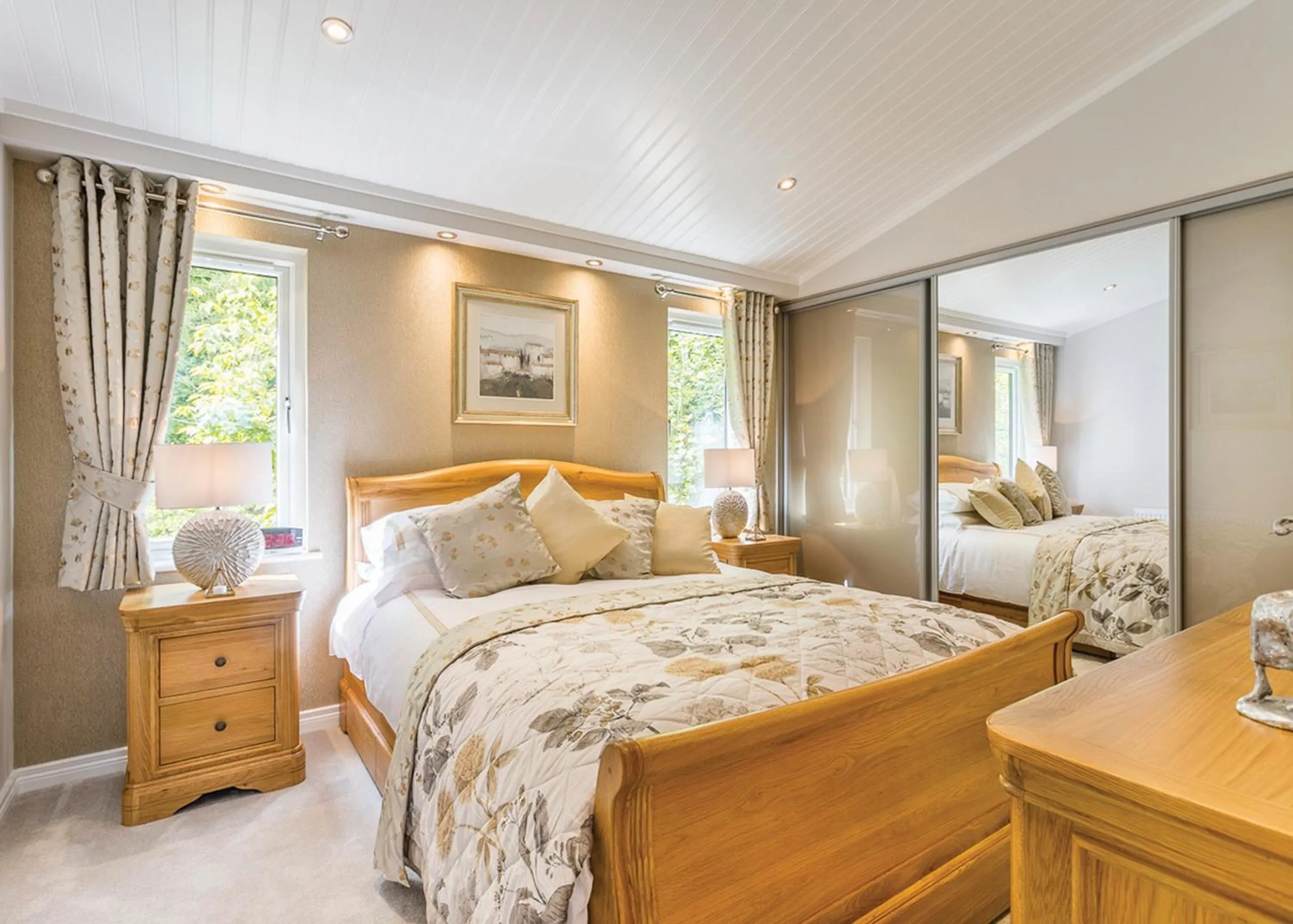 Property building, Bed in Cheddar Woods Resort And Spa