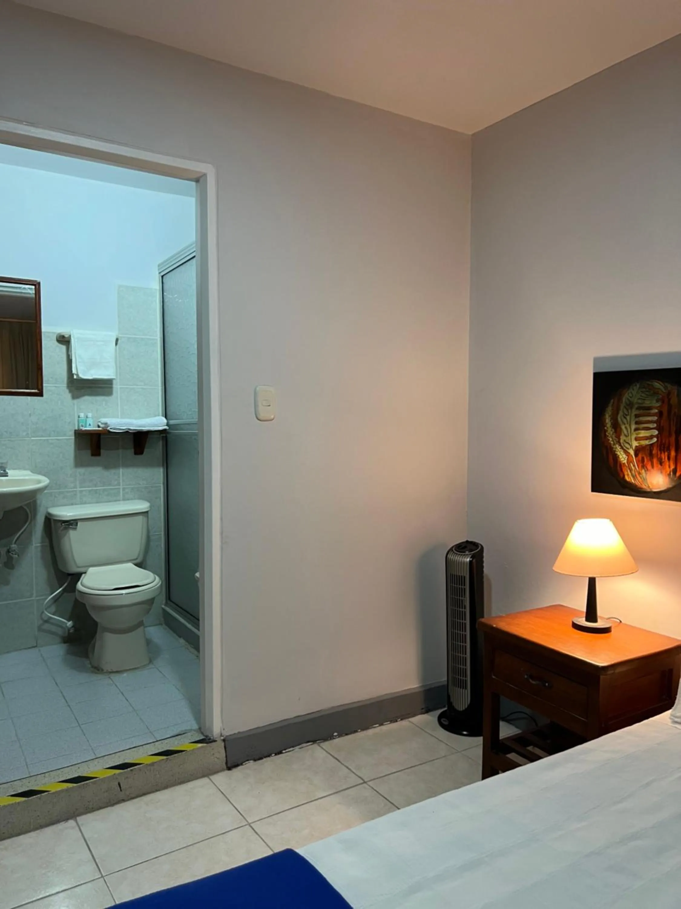 Photo of the whole room in HOTEL ARMENIA CENTRO , TENEMOS AGUA CALIENTE y FACTURACION ELECTRONICA, Gracias