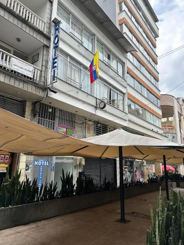 Property building in HOTEL ARMENIA CENTRO , TENEMOS AGUA CALIENTE y FACTURACION ELECTRONICA, Gracias