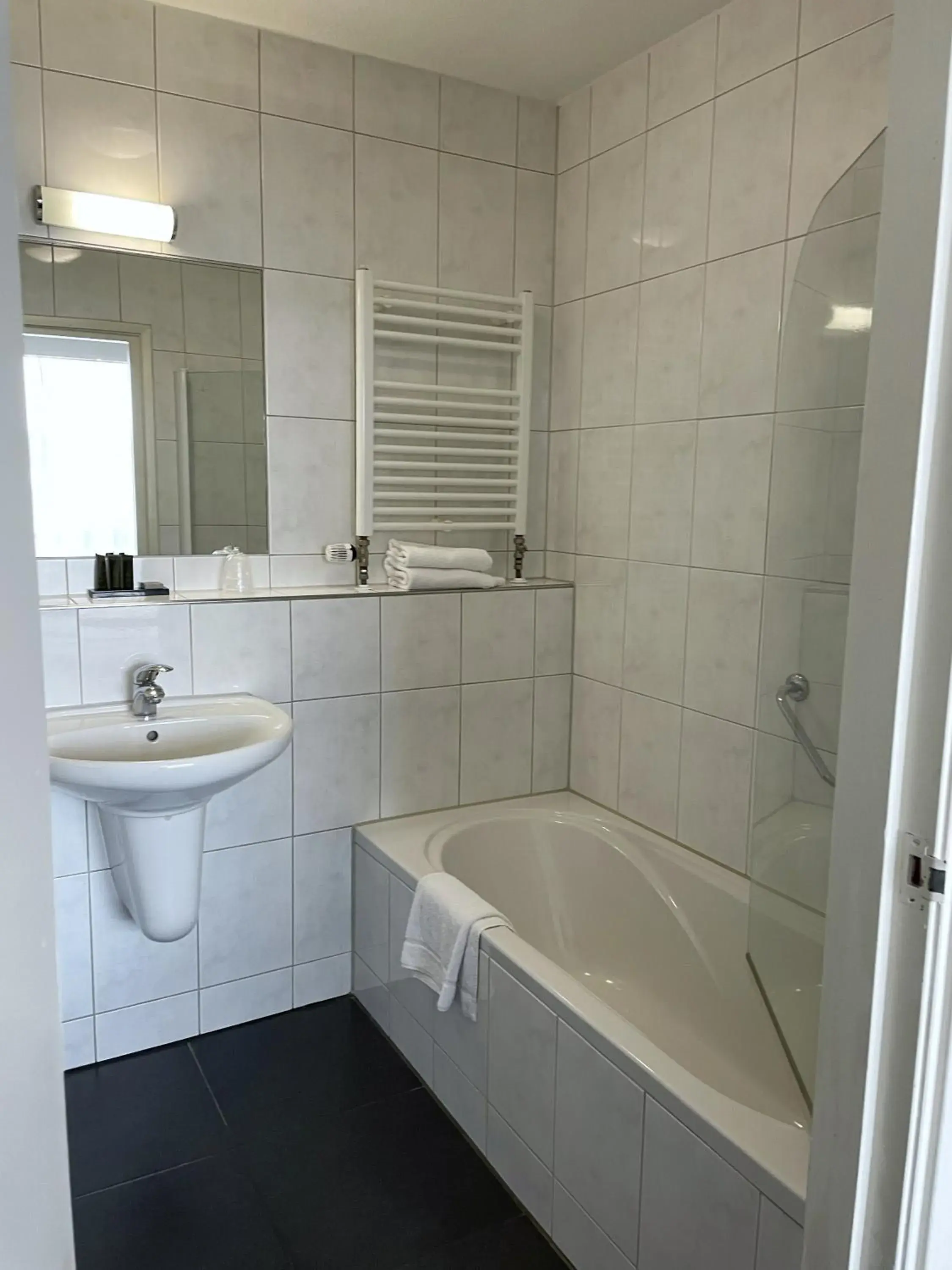 Standaard kamer met 2 aparte bedden – voorzijde hotel in Van der Valk Hotel De Molenhoek-Nijmegen Standaard kamer met 2 aparte bedden – voorzijde hotel in Van der Valk Hotel De Molenhoek-Nijmegen