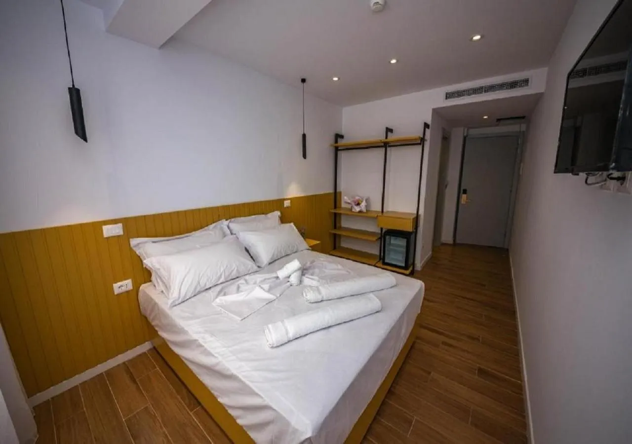 Hesperus Hotel