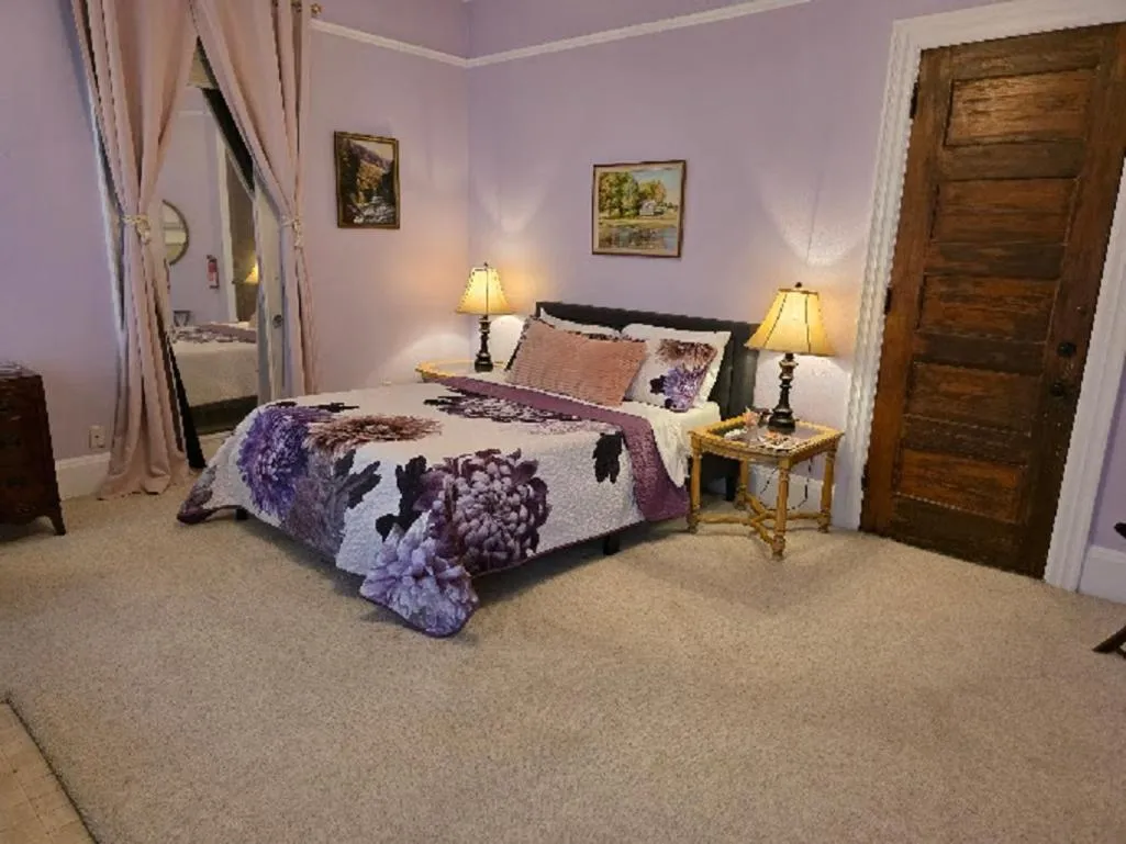 Photo of the whole room, Bed in The Kings Throne Inn and Guest House