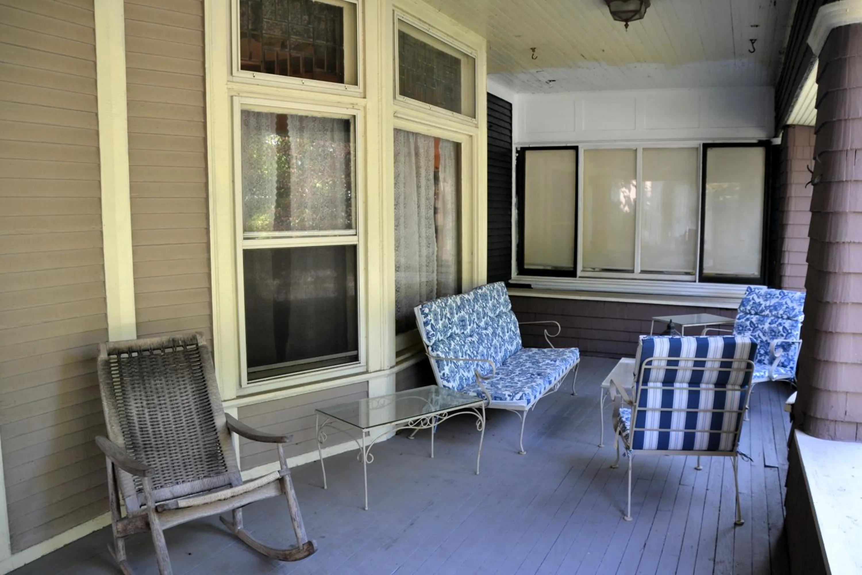 Seating area in The Kings Throne Inn and Guest House