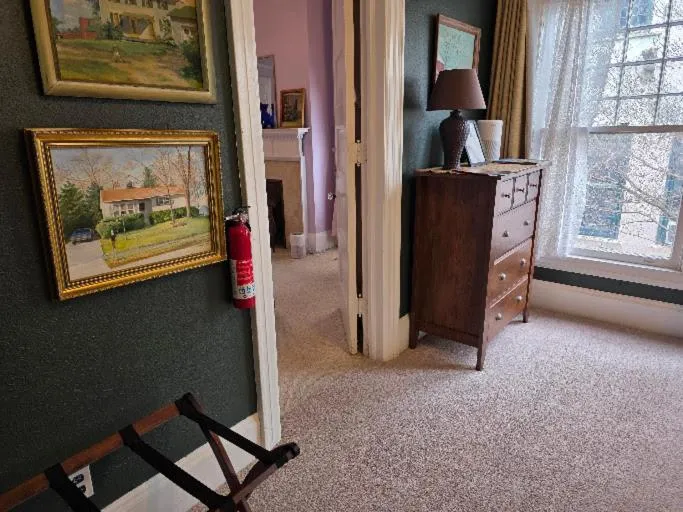 Bedroom in The Kings Throne Inn and Guest House