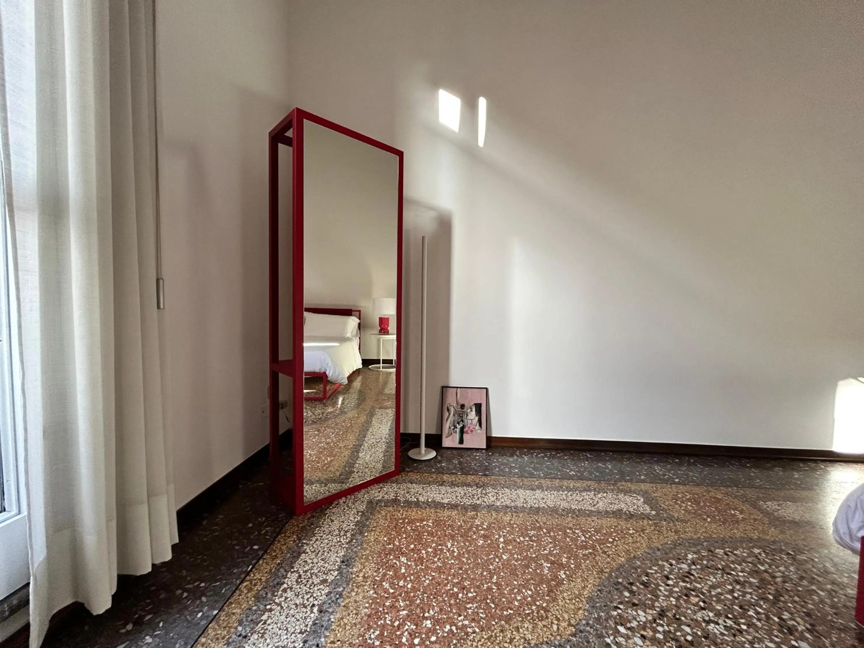 Decorative detail in Frame Bologna