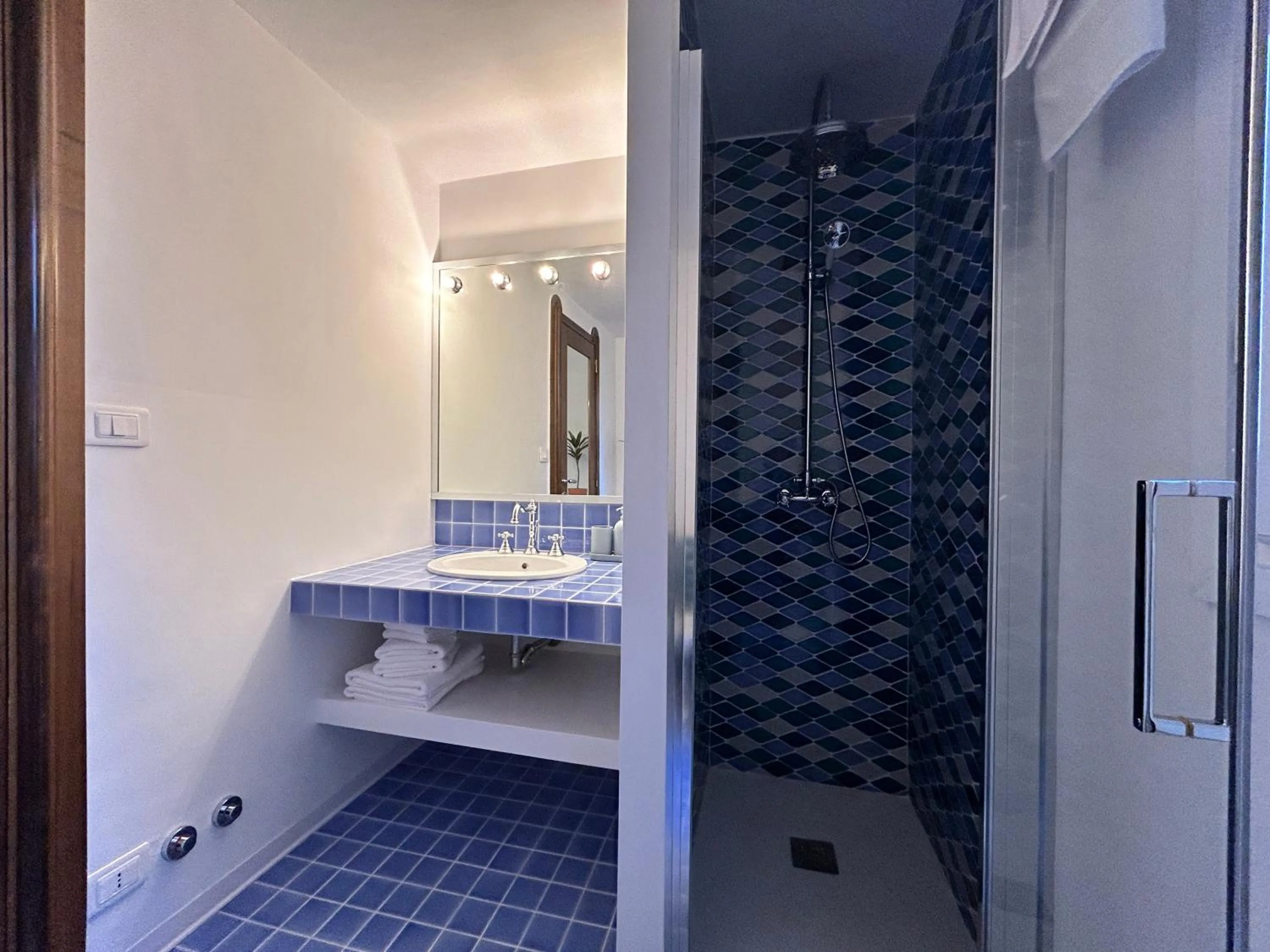 Bathroom in Frame Bologna