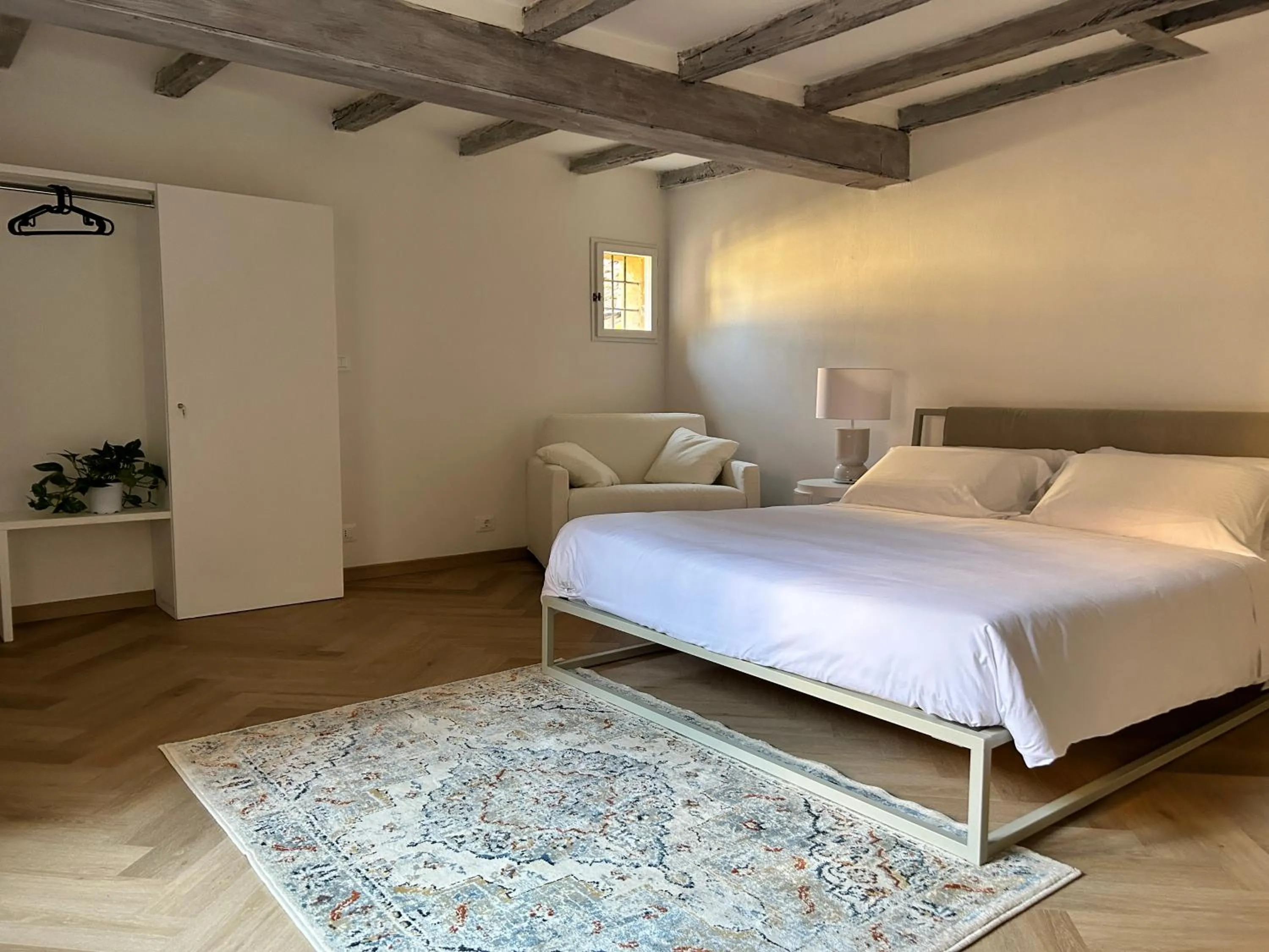 Bedroom, Bed in Frame Bologna