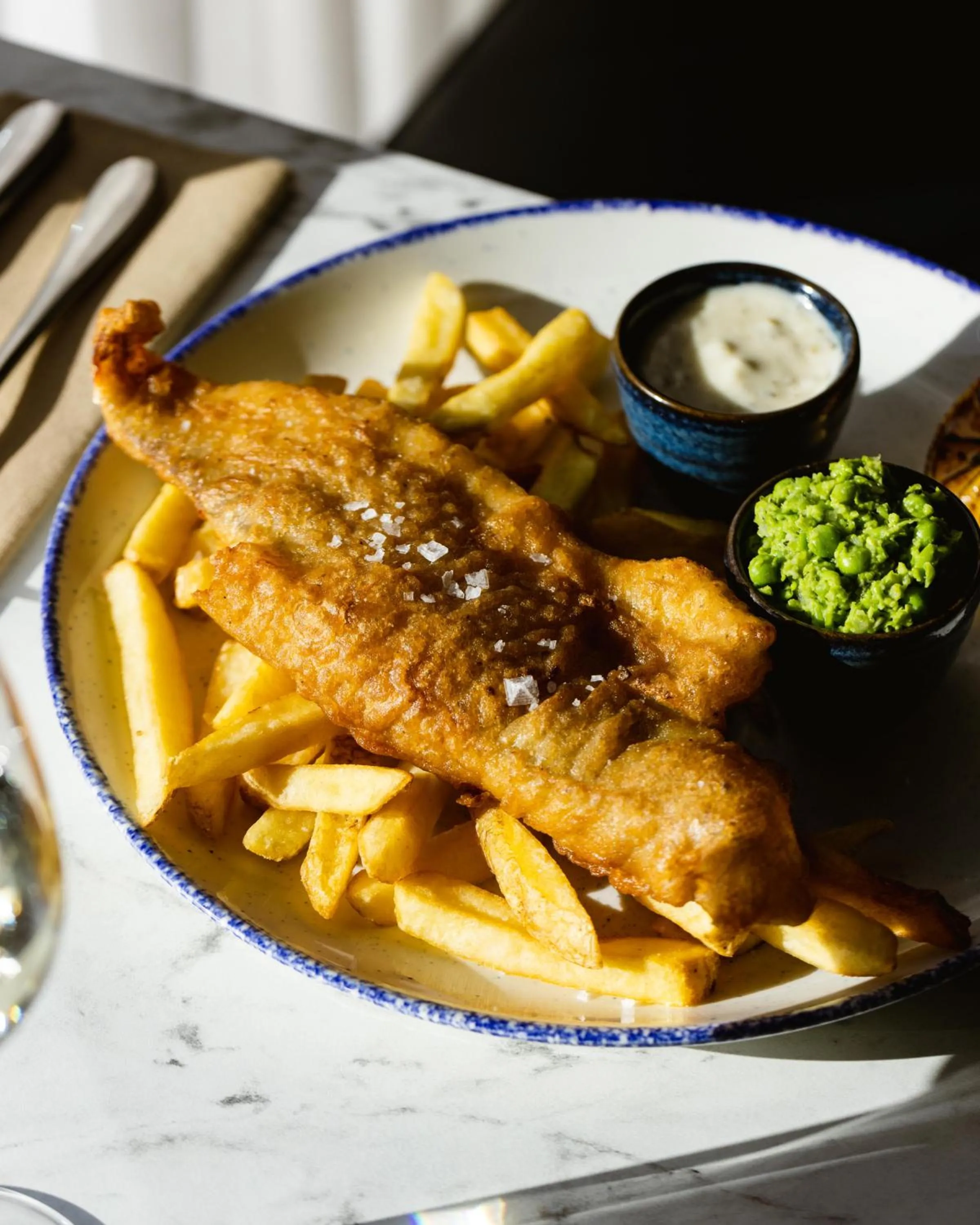 Restaurant/places to eat in Leonardo Hotel and Conference Venue Hinckley Island