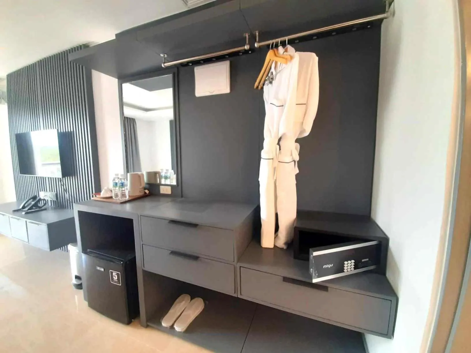 Deluxe Twin Room in The Clover Hotel