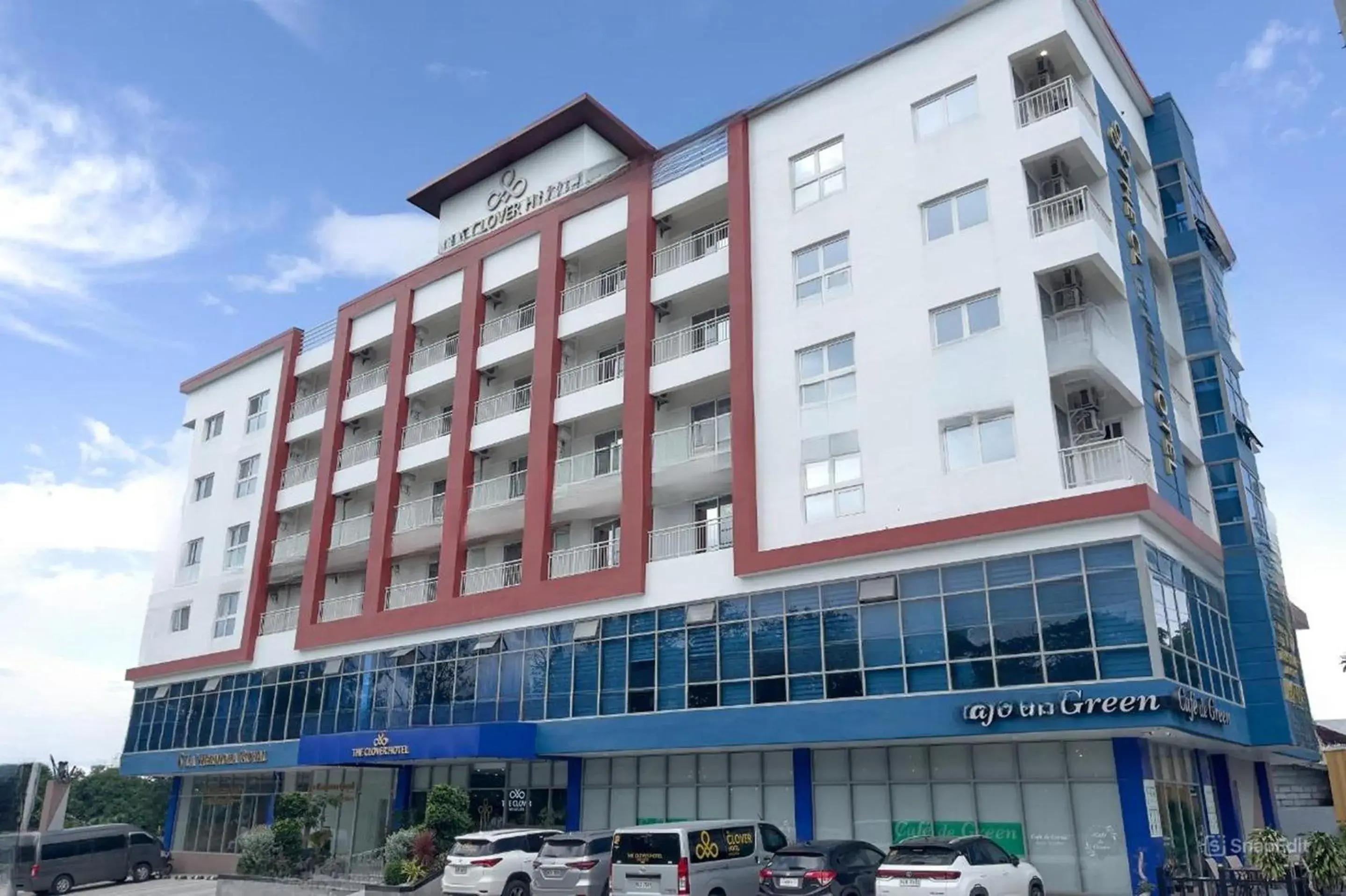 Property building in The Clover Hotel Angeles City Property building in The Clover Hotel Angeles City