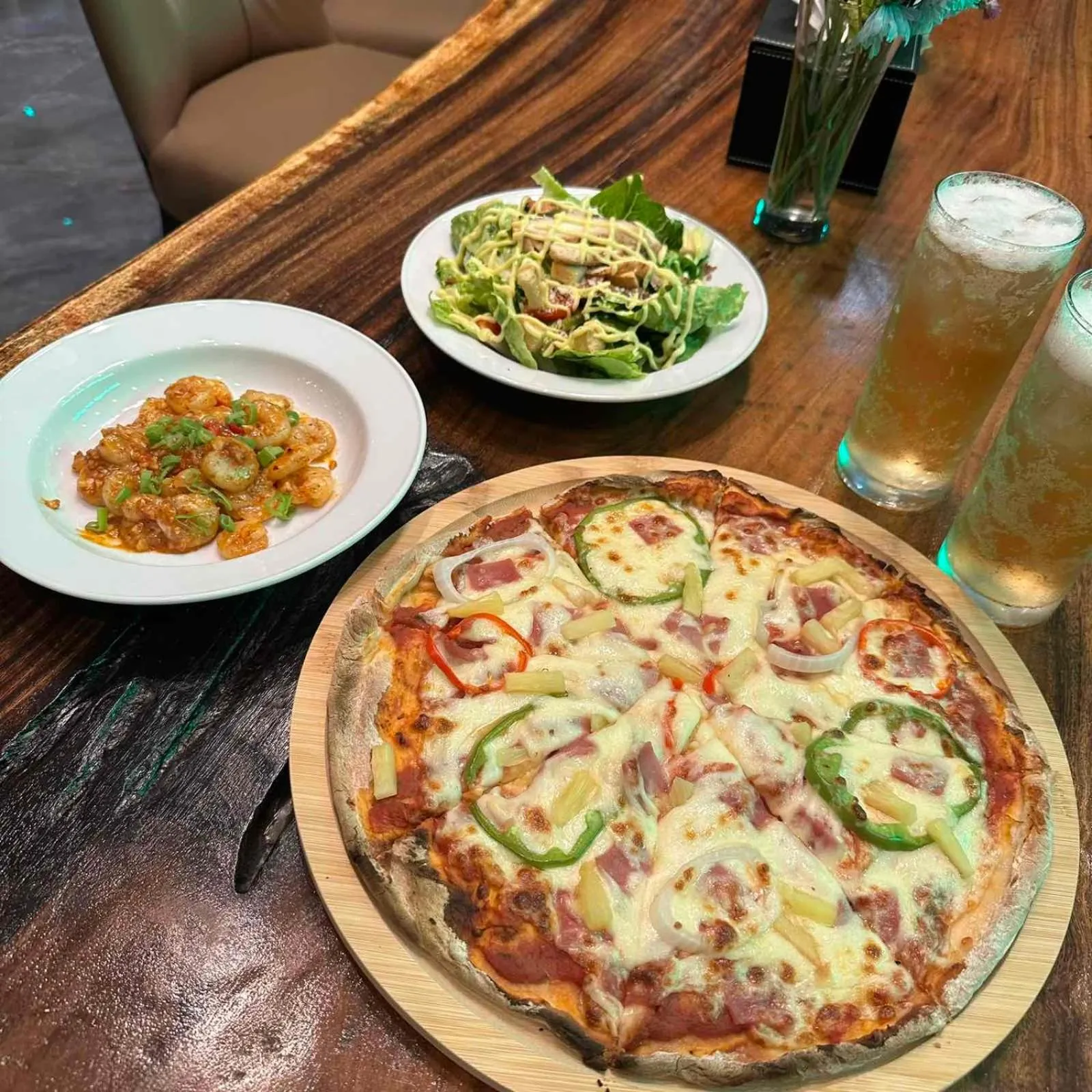 Restaurant/places to eat in The Clover Hotel Angeles City