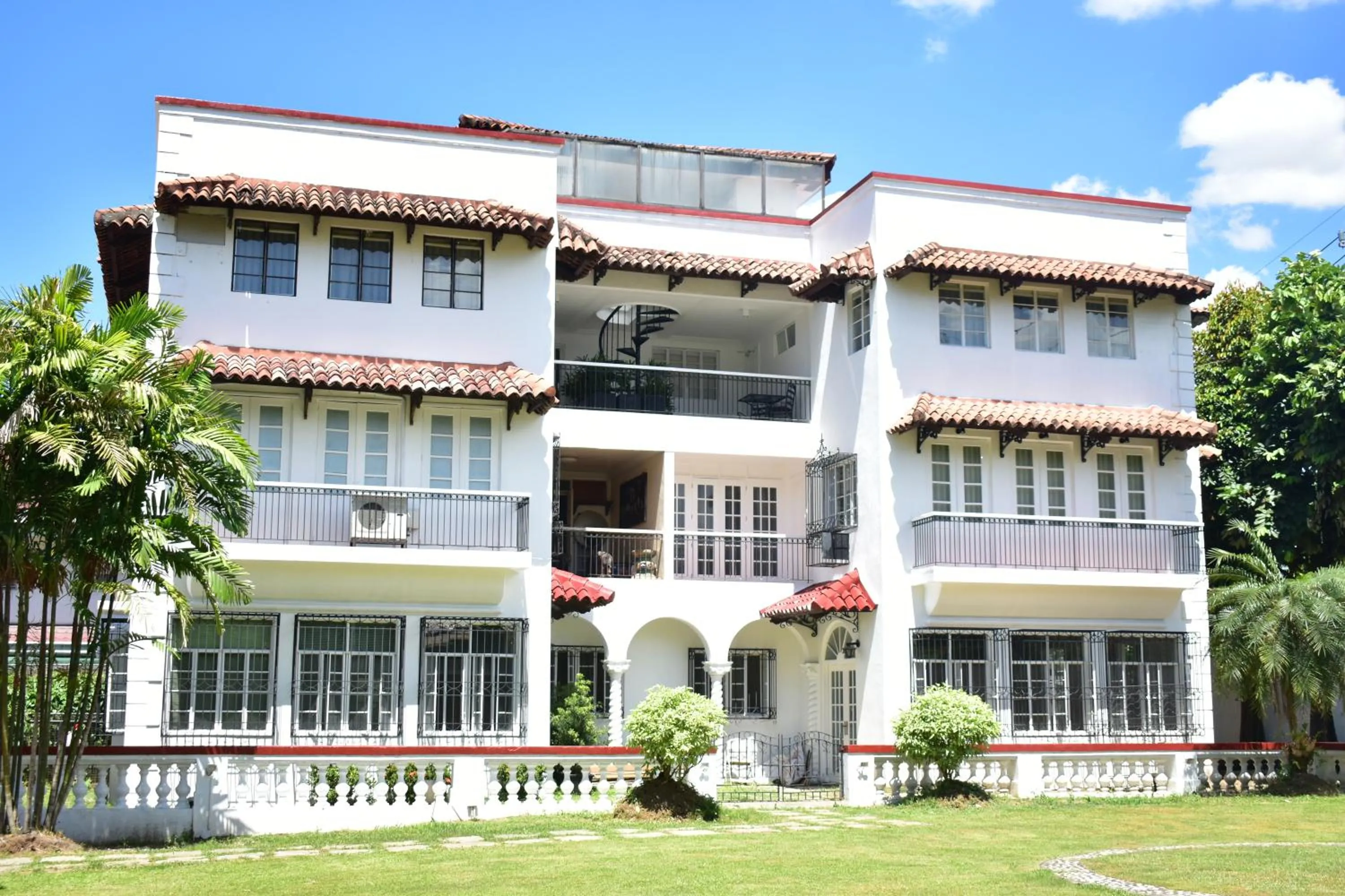 The Henry Suites MiraNila Quezon City