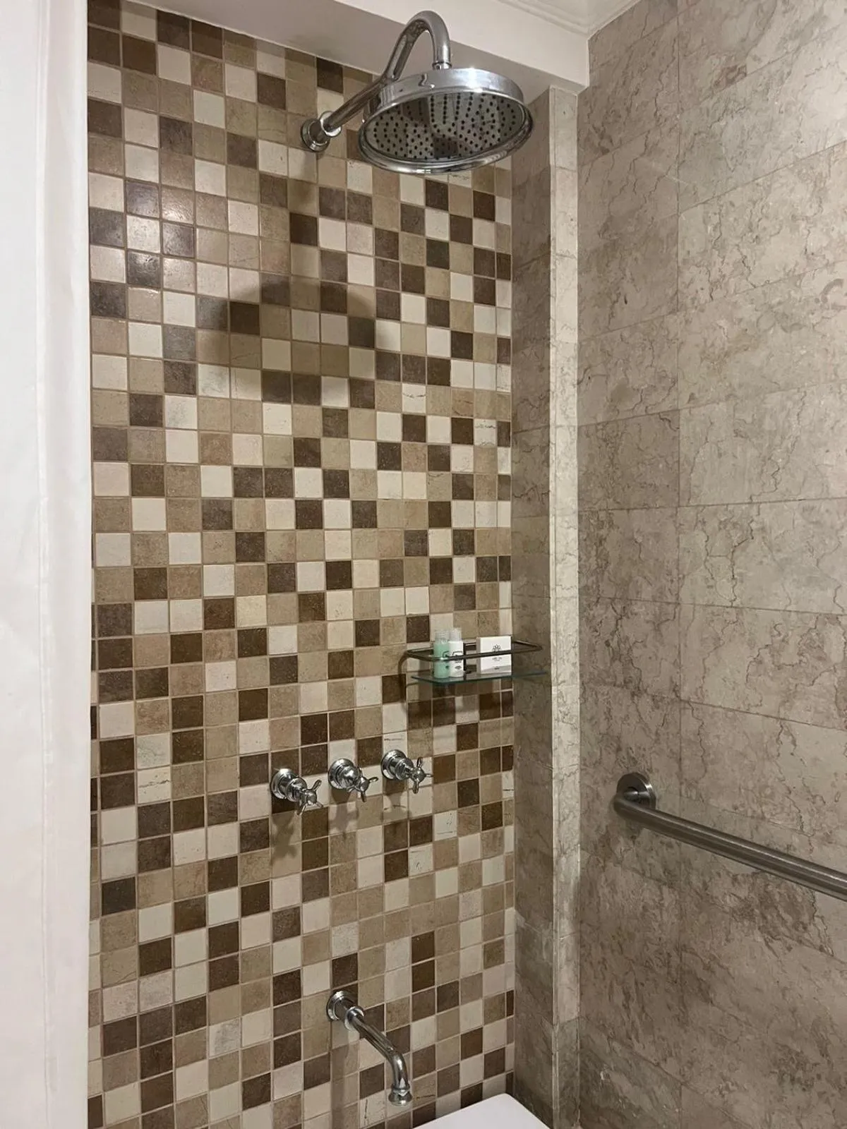 The Henry Suites MiraNila Quezon City