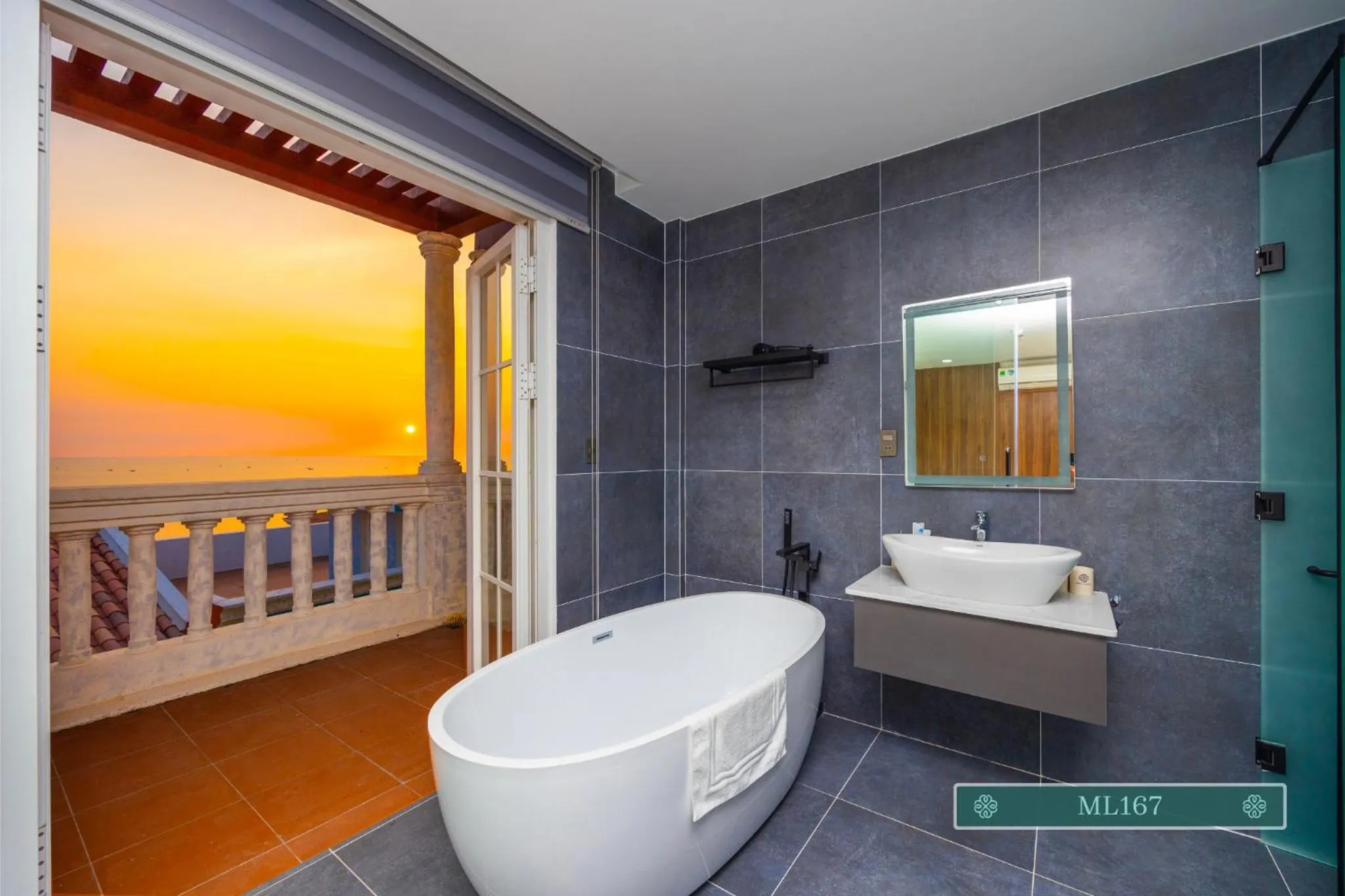 Merci Sunset Town Phu Quoc