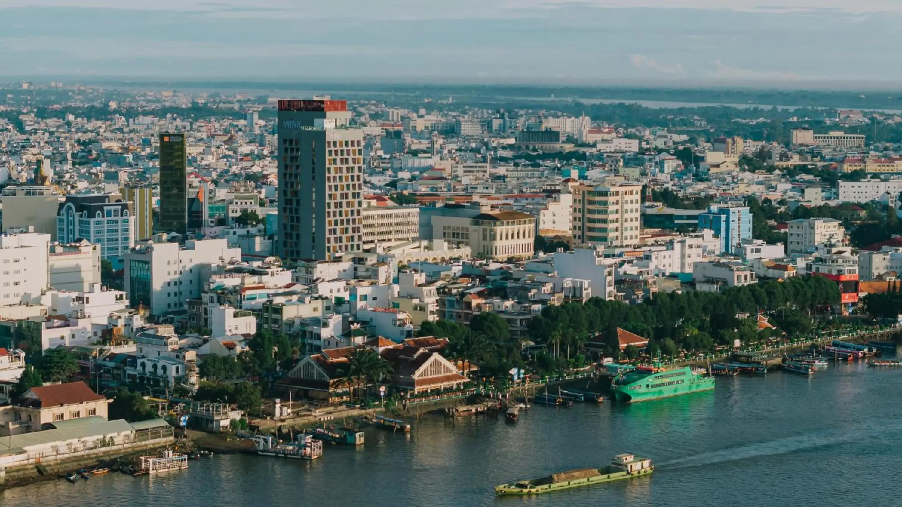 Property building in Wink Can Tho Centre, Unscripted by Hyatt - 24 Hours stay Property building in Wink Can Tho Centre, Unscripted by Hyatt - 24 Hours stay