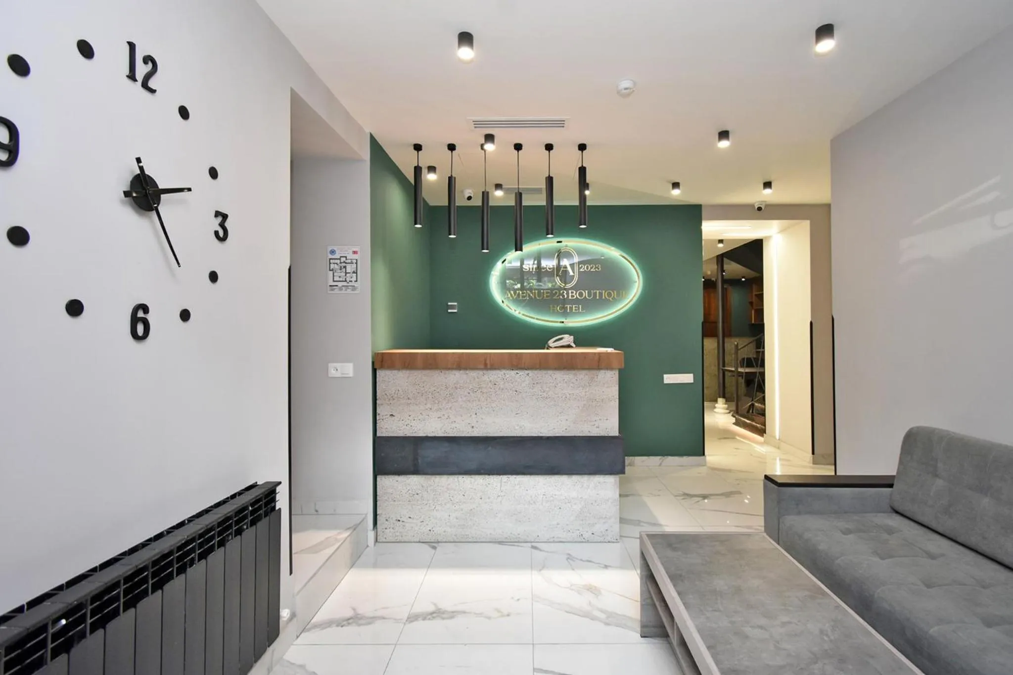 TV and multimedia in Avenue 23 Boutique Hotel