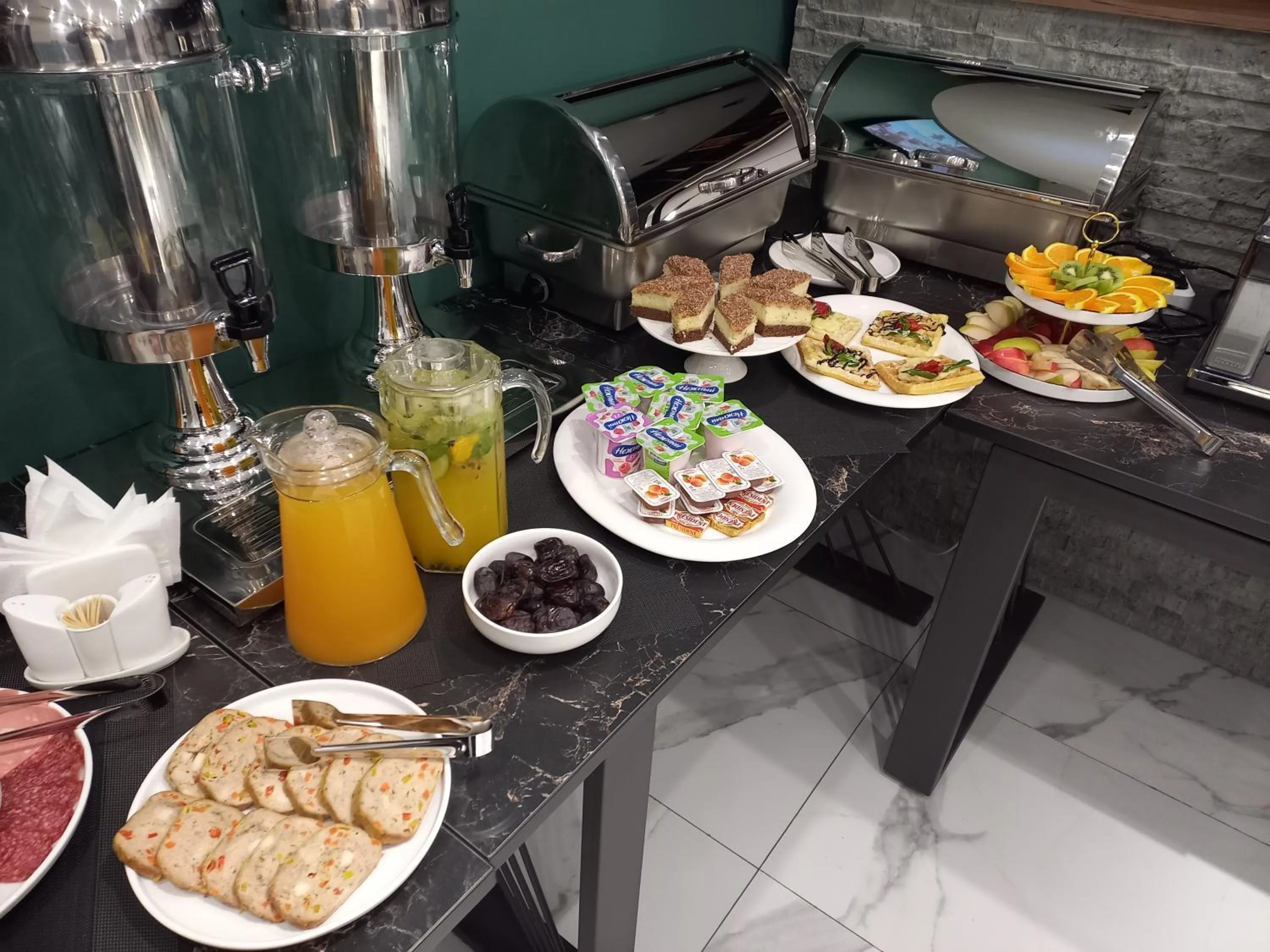 Breakfast in Avenue 23 Boutique Hotel