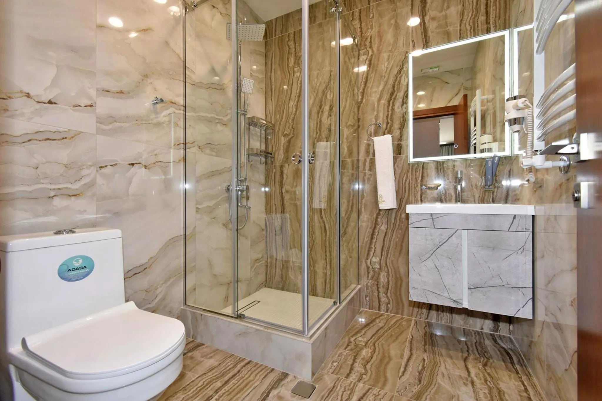 Shower in Avenue 23 Boutique Hotel