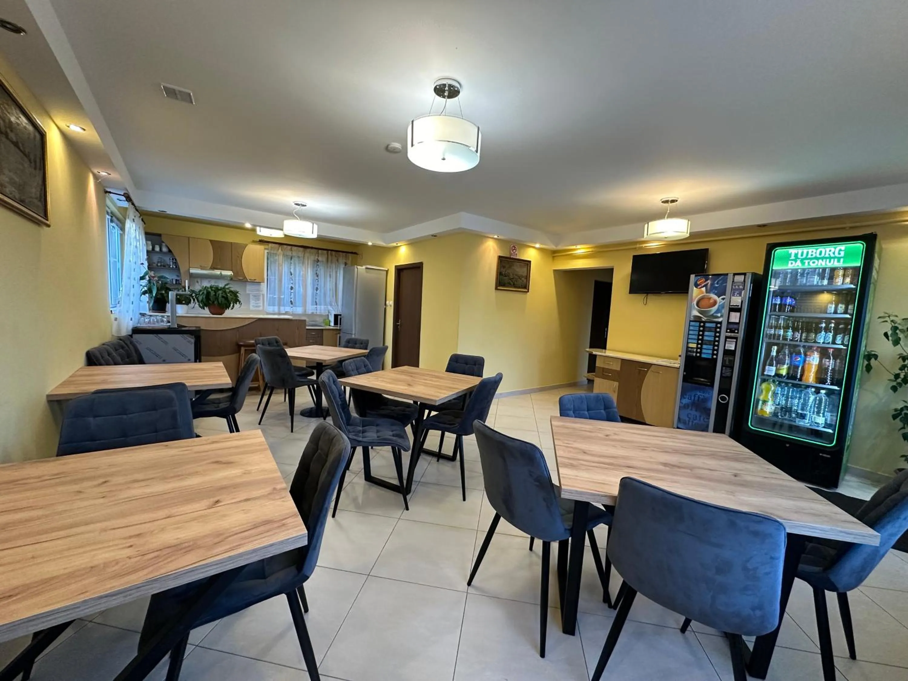 Restaurant/places to eat in Pensiunea Gaby