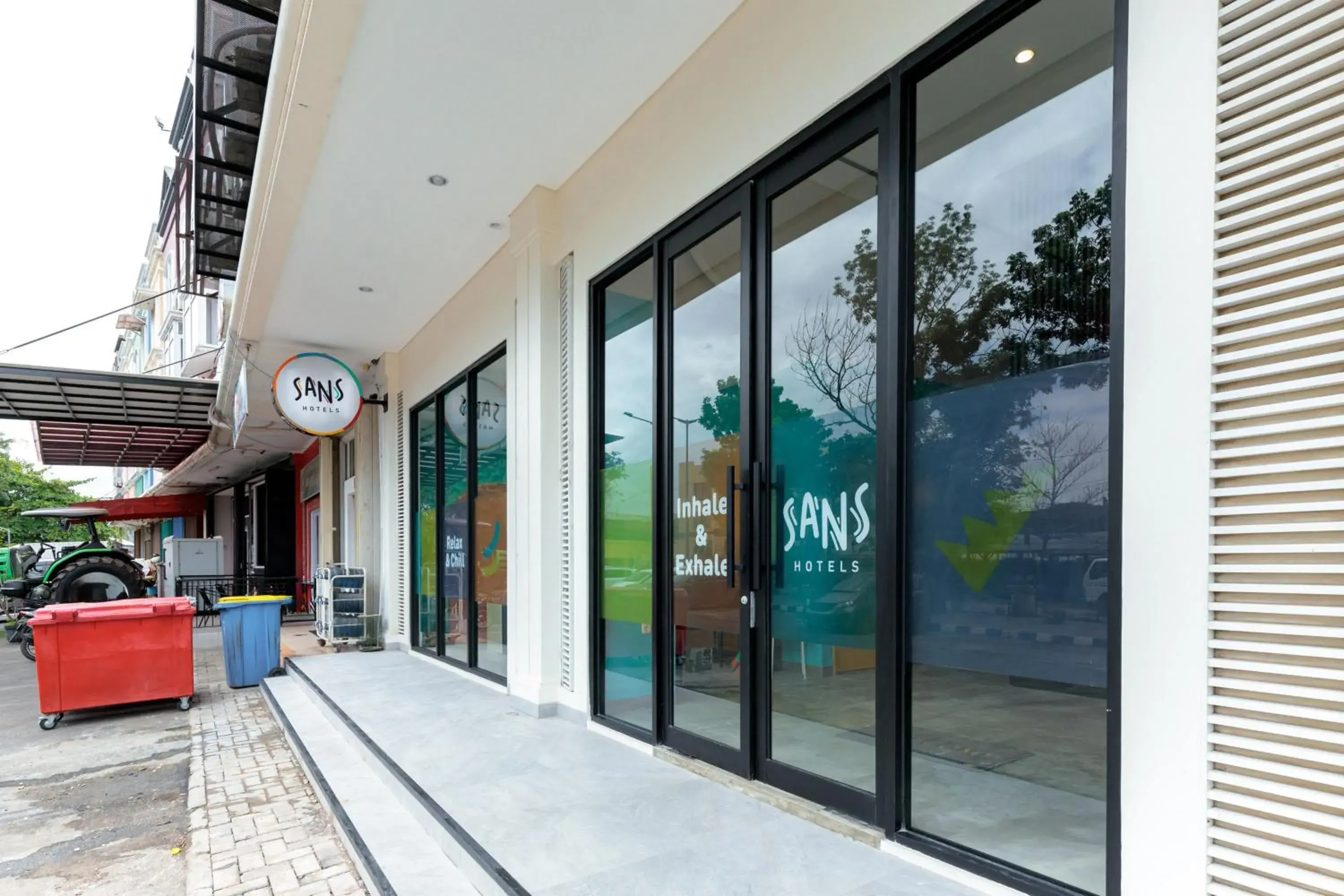 Property building in Sans Hotel Kelapa Gading Jakarta Property building in Sans Hotel Kelapa Gading Jakarta