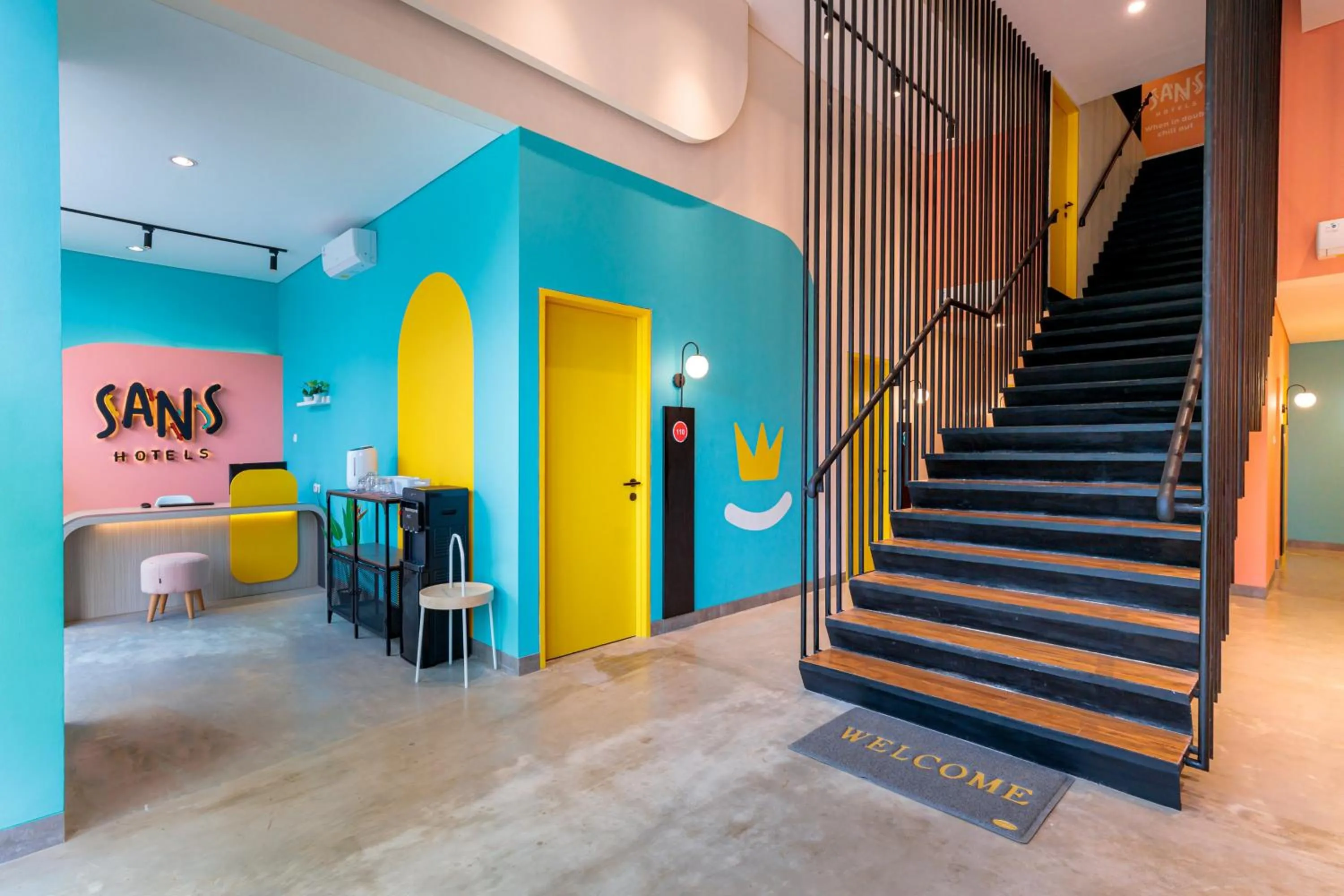 Lobby or reception in Sans Hotel Kelapa Gading Jakarta