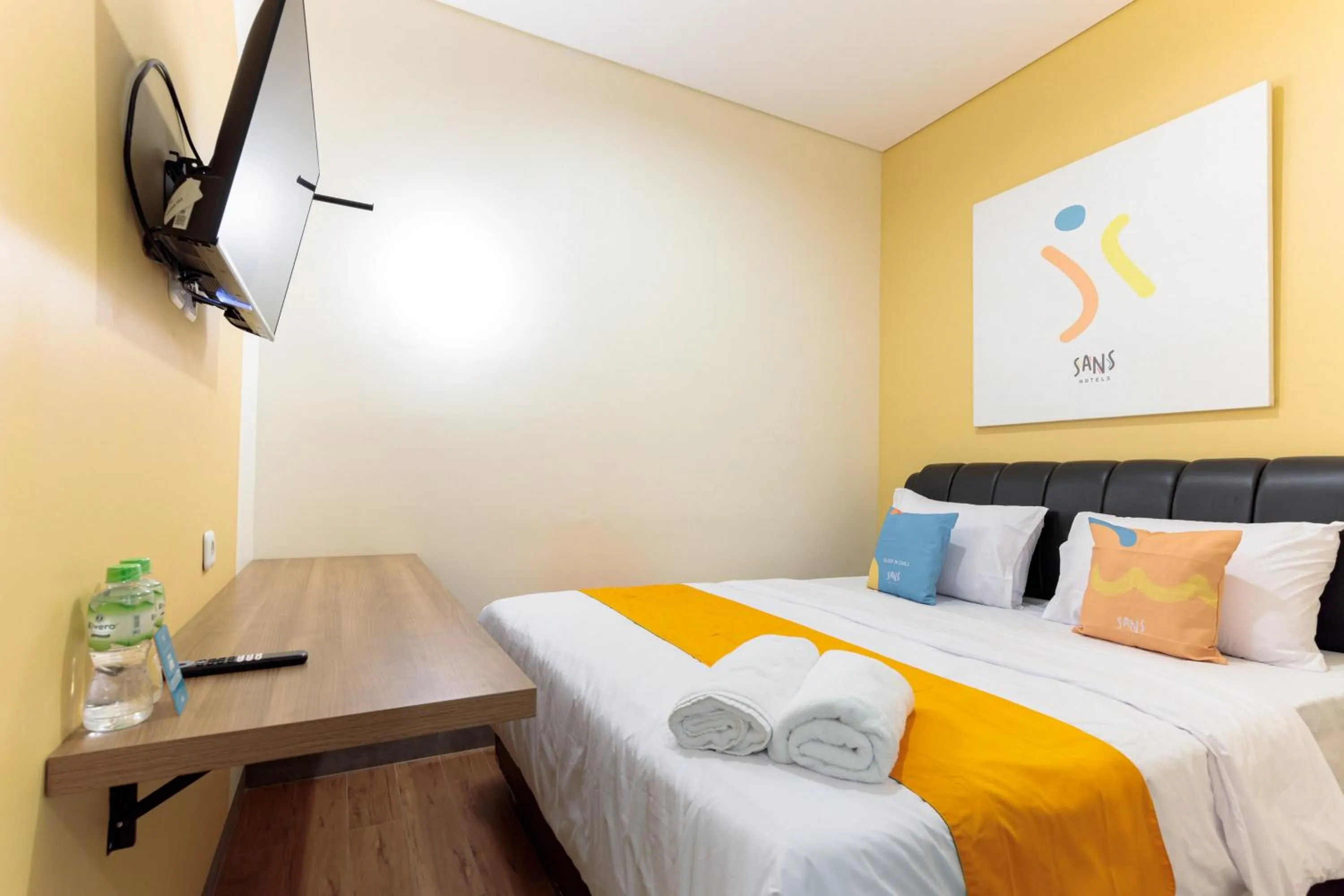 Bed in Sans Hotel Kelapa Gading Jakarta