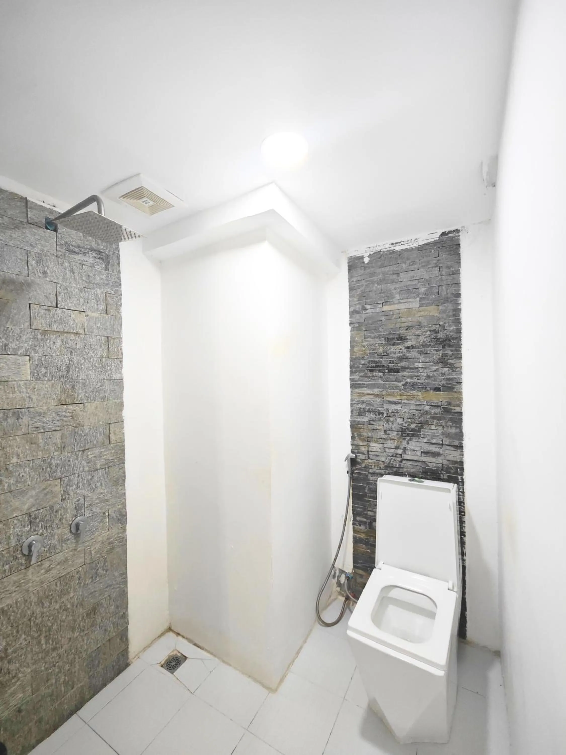 Shower in Angkor Sand Hotel