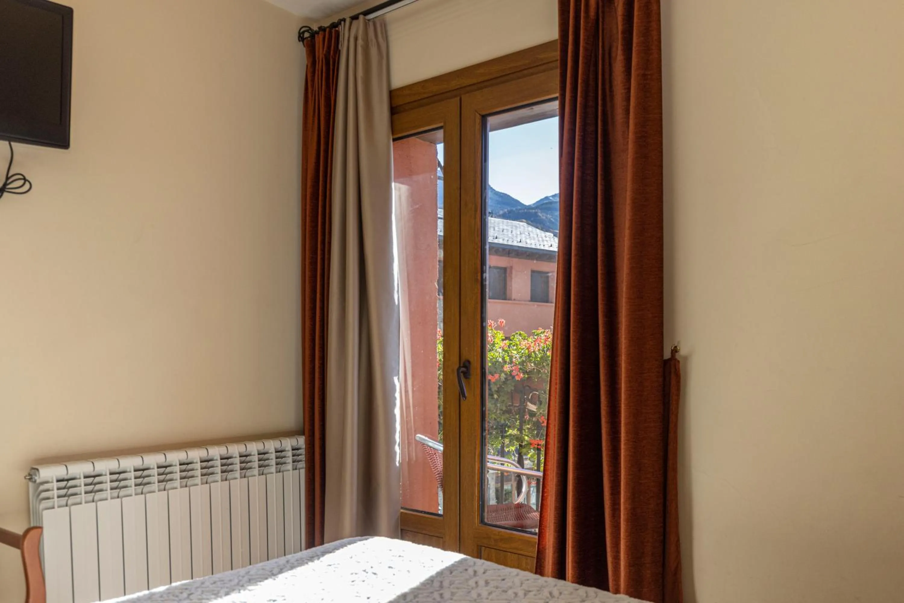 Mountain view, Bed in Hotel Solana