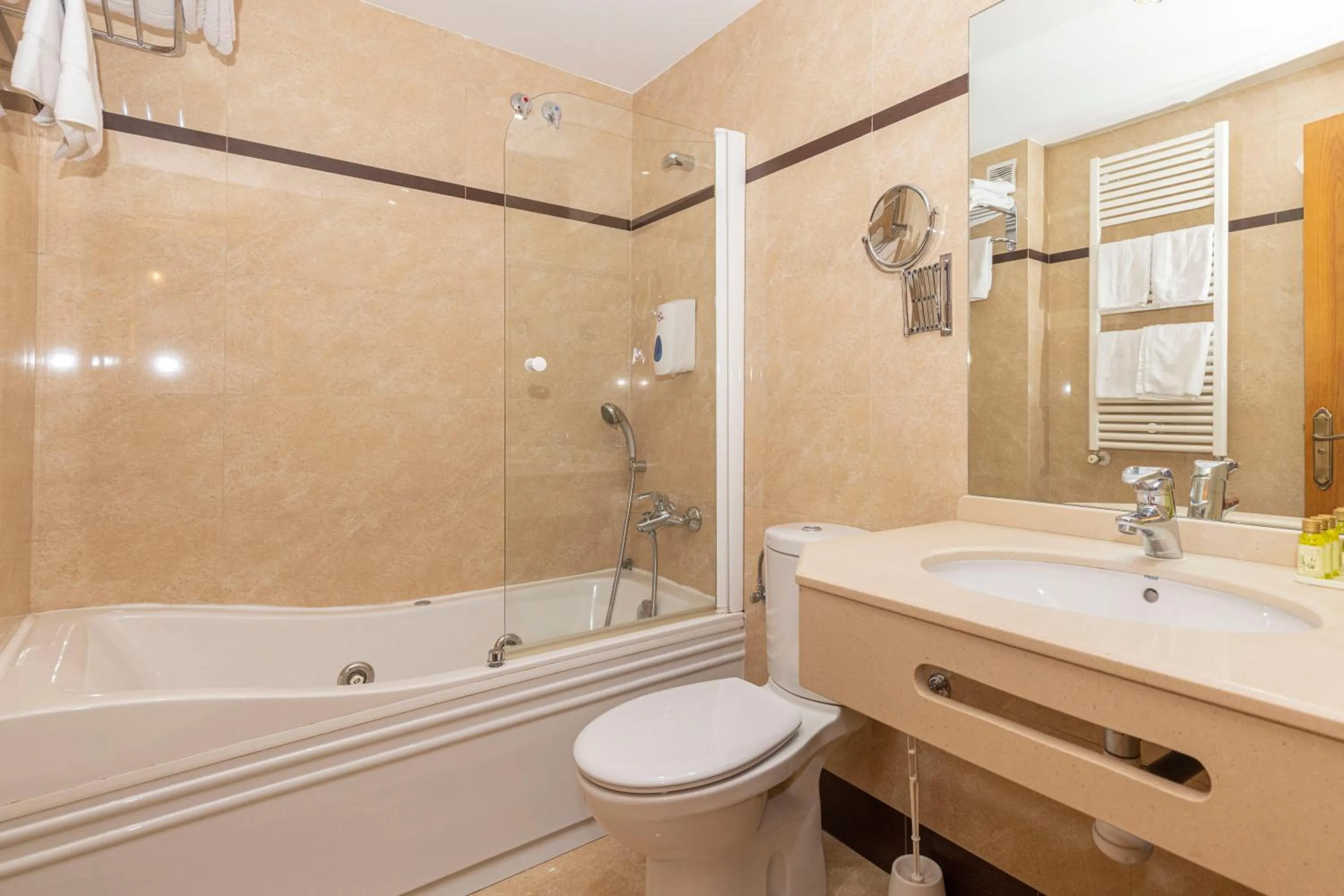 Bathroom in Hotel Solana