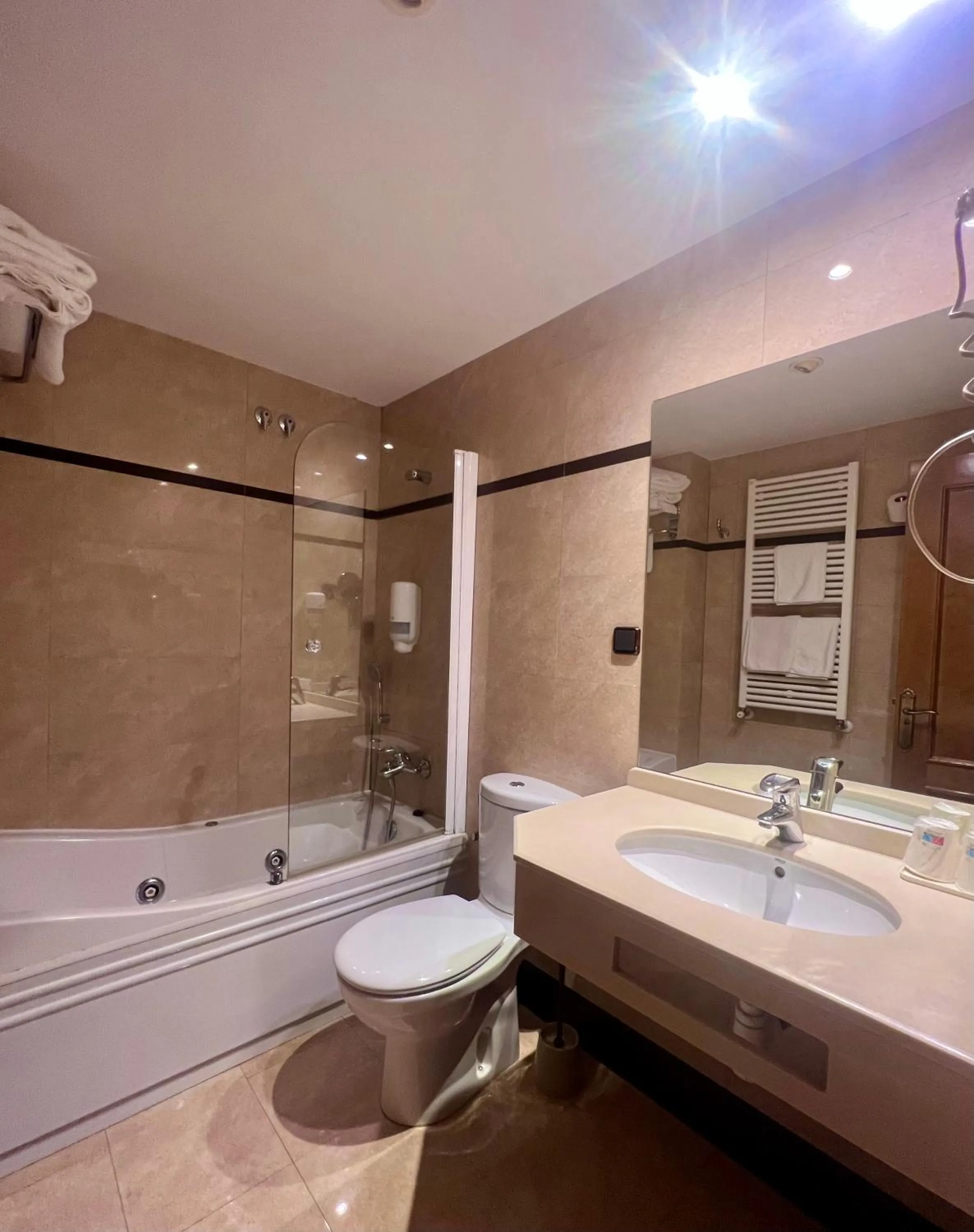 Bathroom in Hotel Solana