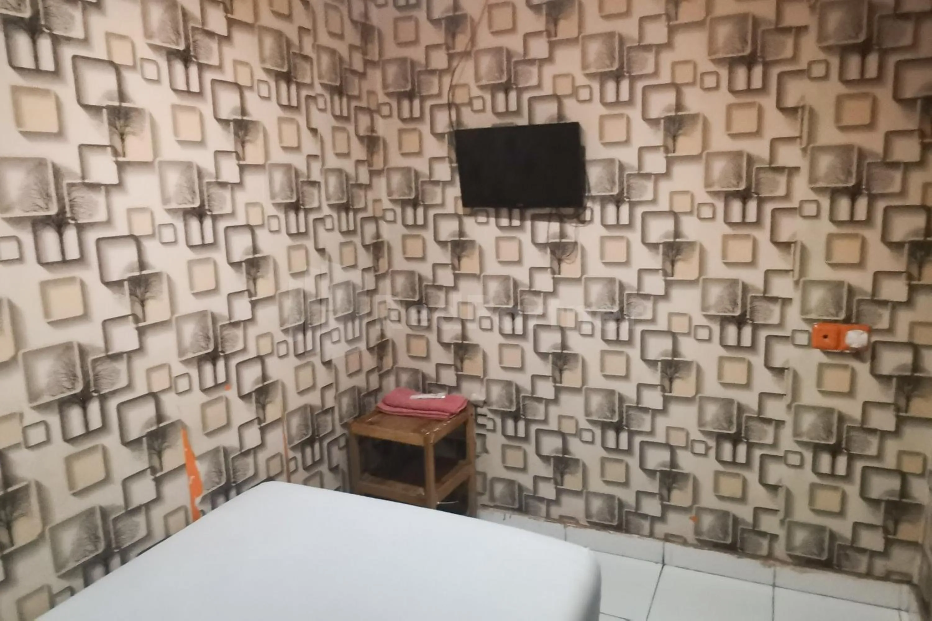 Bed in Tangki Residence 1 RedPartner