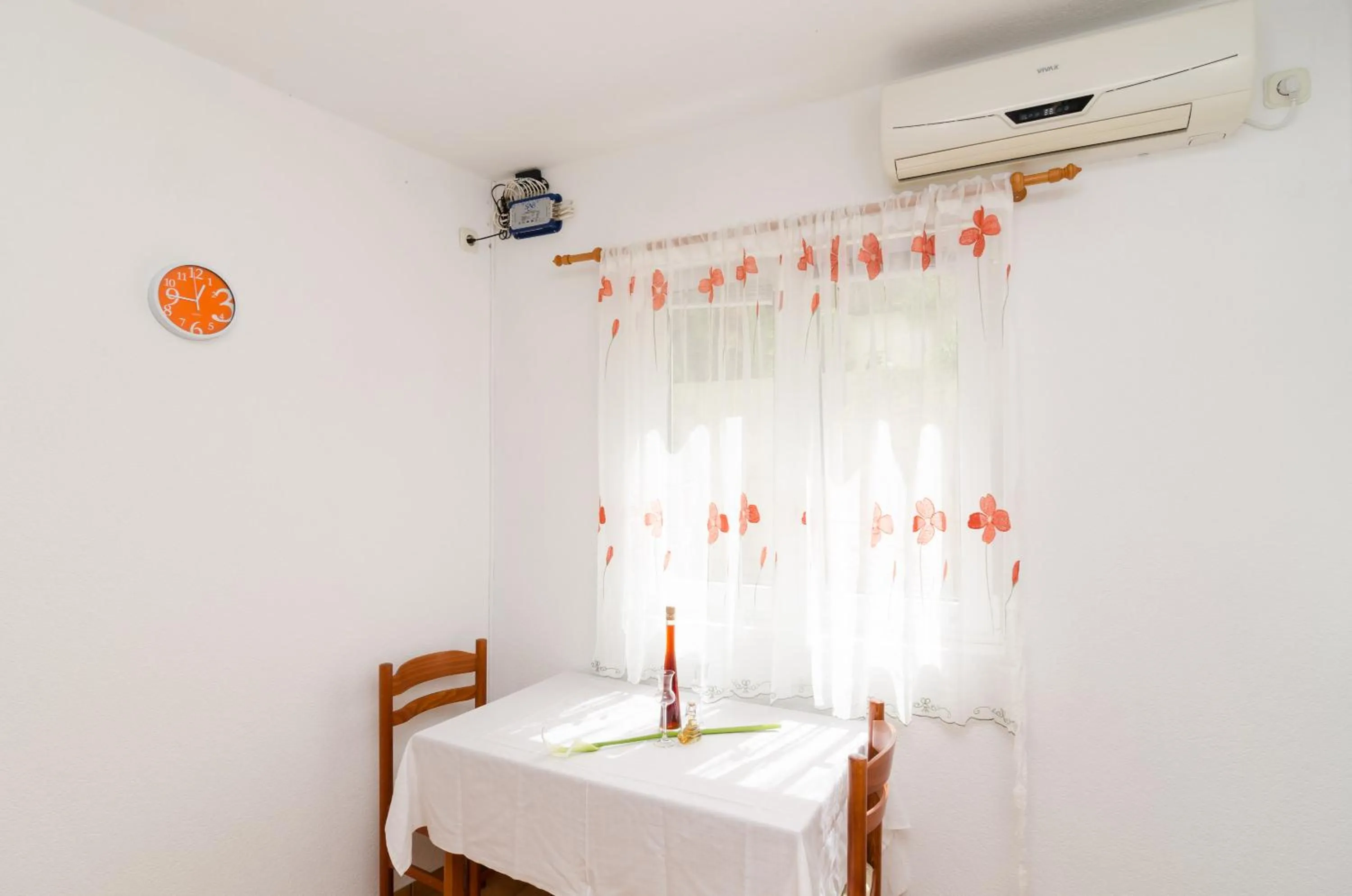 Dining area in Apartments Matana Chano