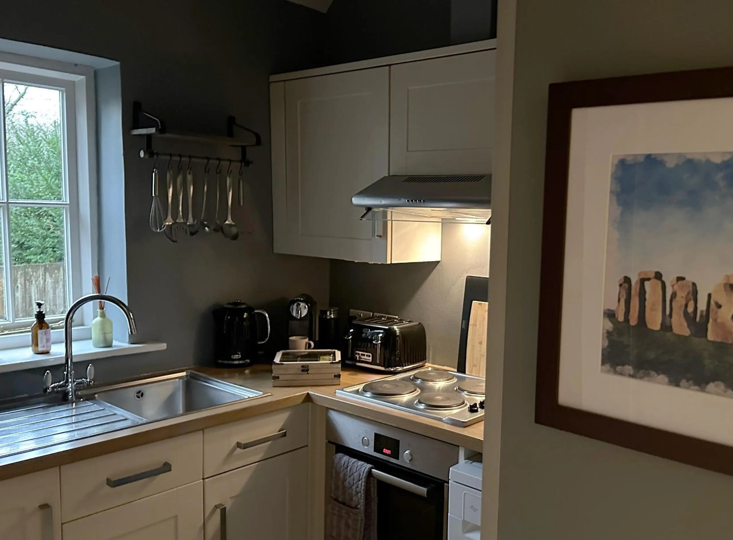 Kitchen or kitchenette in Stonehenge Cottages