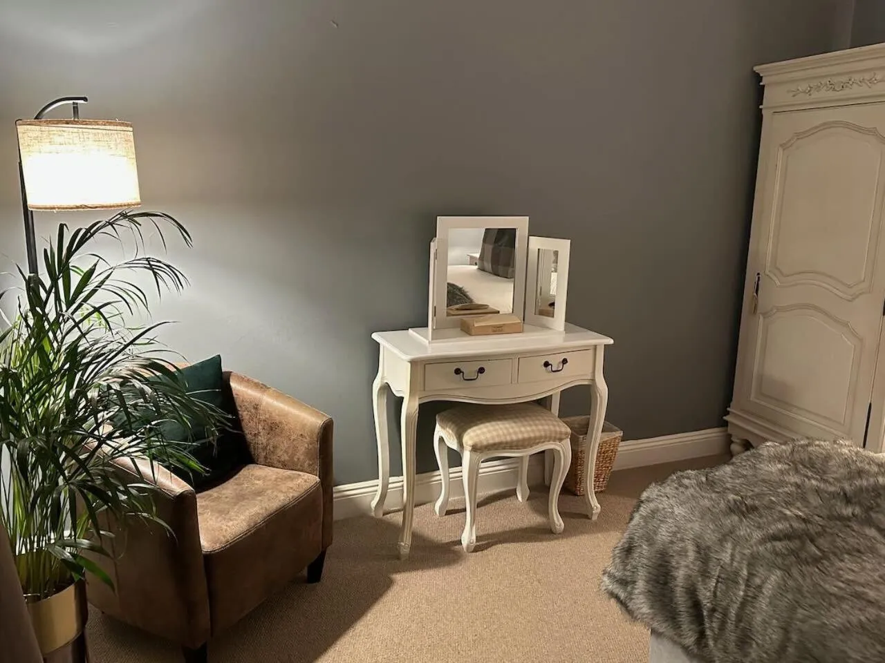 Bedroom in Stonehenge Cottages