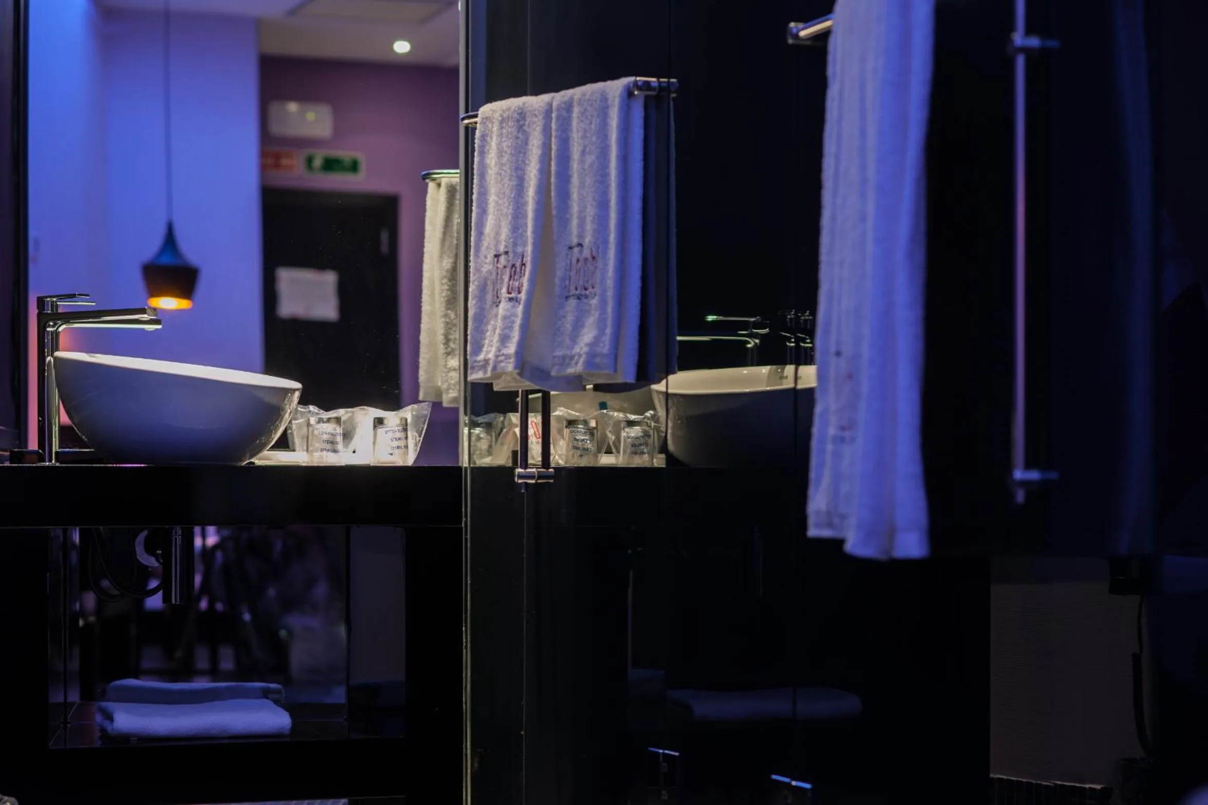 Bathroom in Hotel Loob Madrid