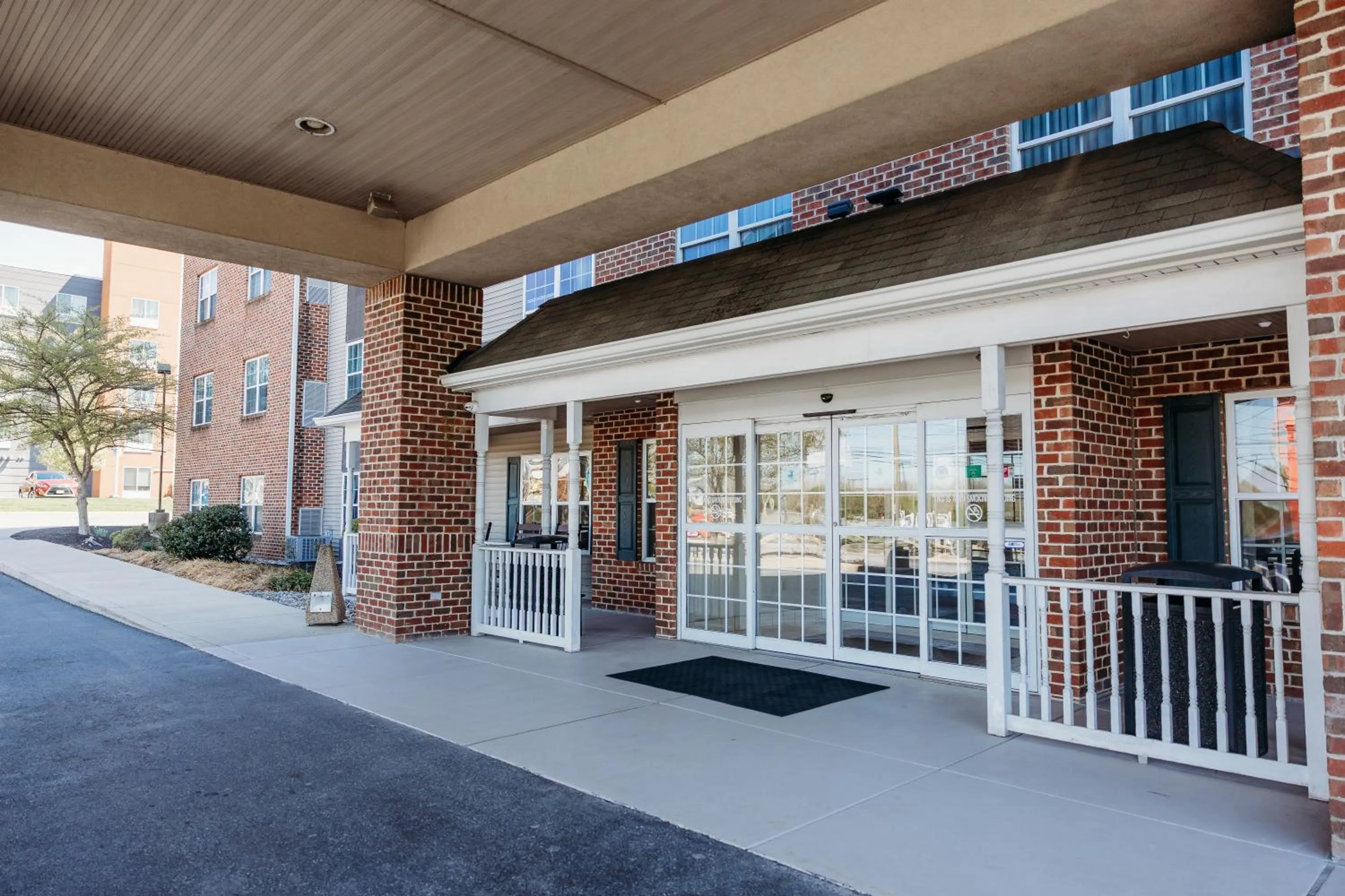 Property building in Parkview Inn & Suites, Lancaster Amish Country, PA