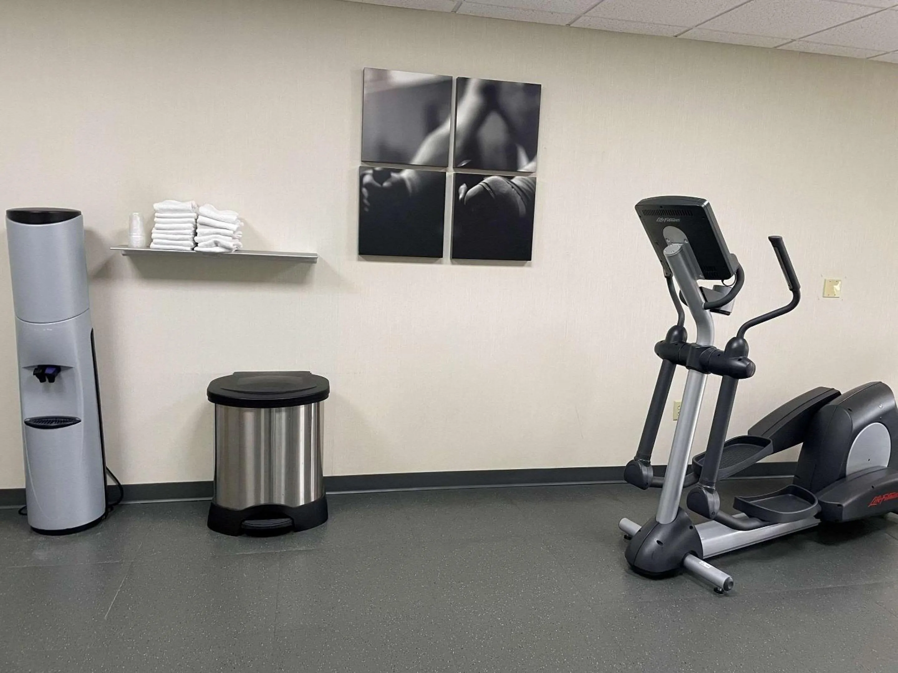 Fitness centre/facilities in Parkview Inn & Suites, Lancaster Amish Country, PA
