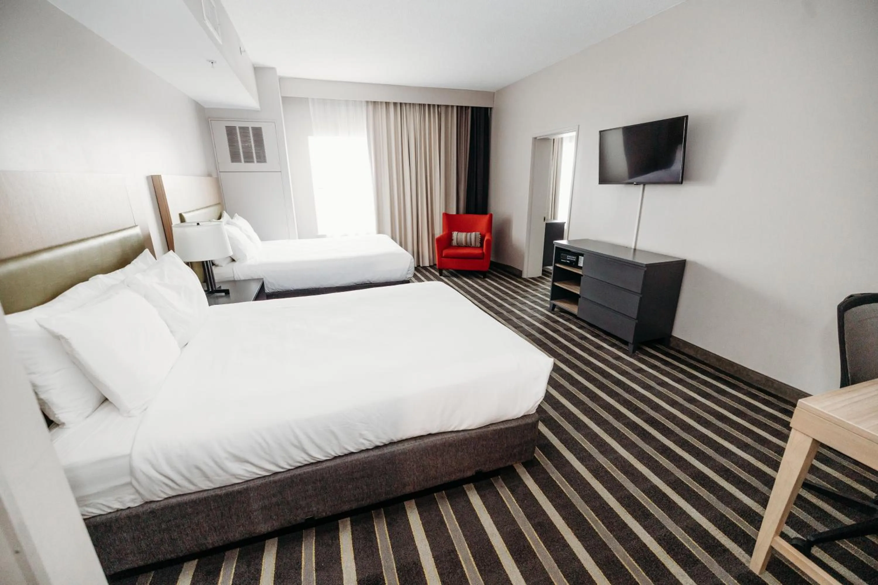 Bedroom, Bed in Parkview Inn & Suites, Lancaster Amish Country, PA