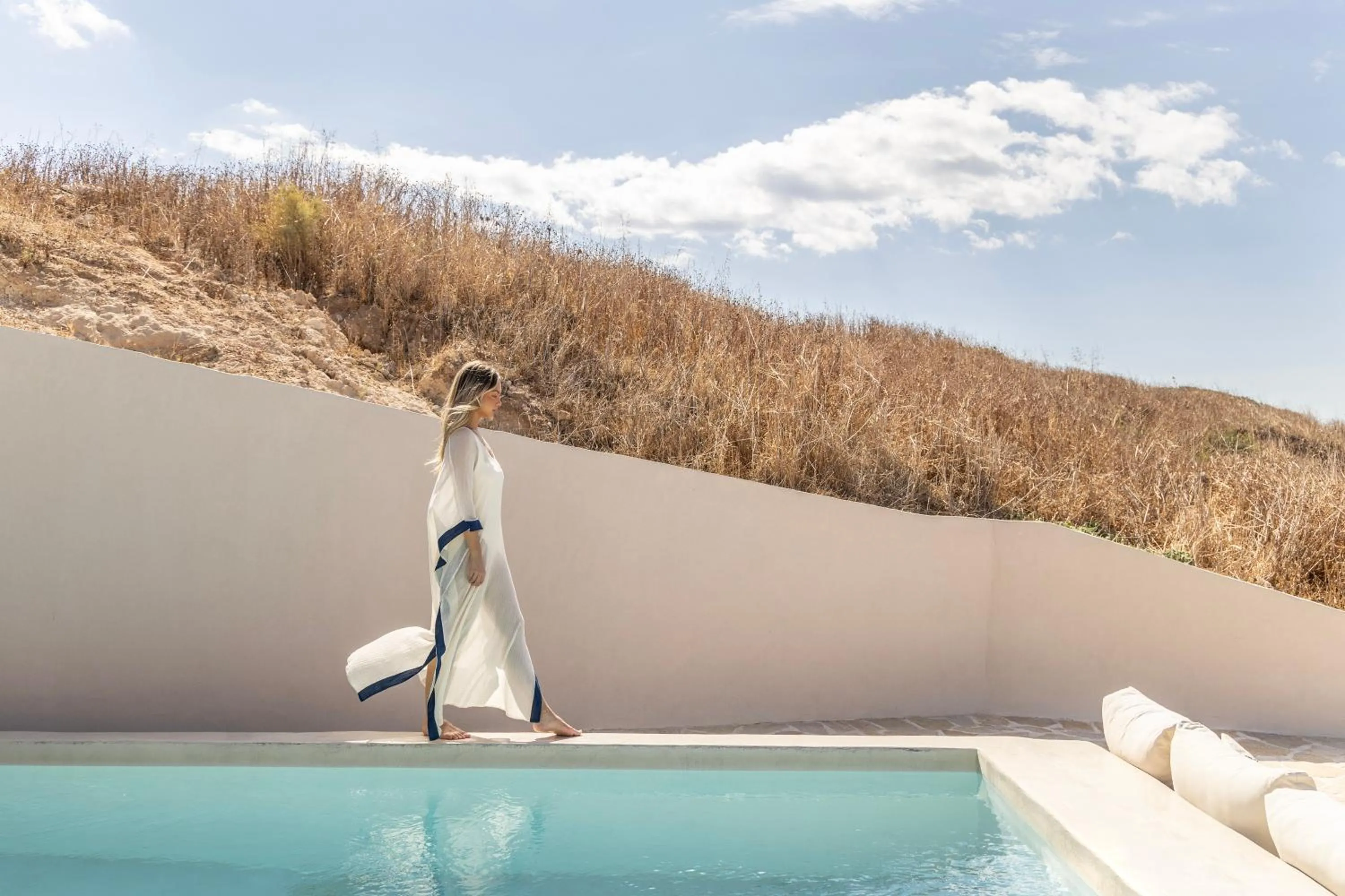 Solus Suites Milos