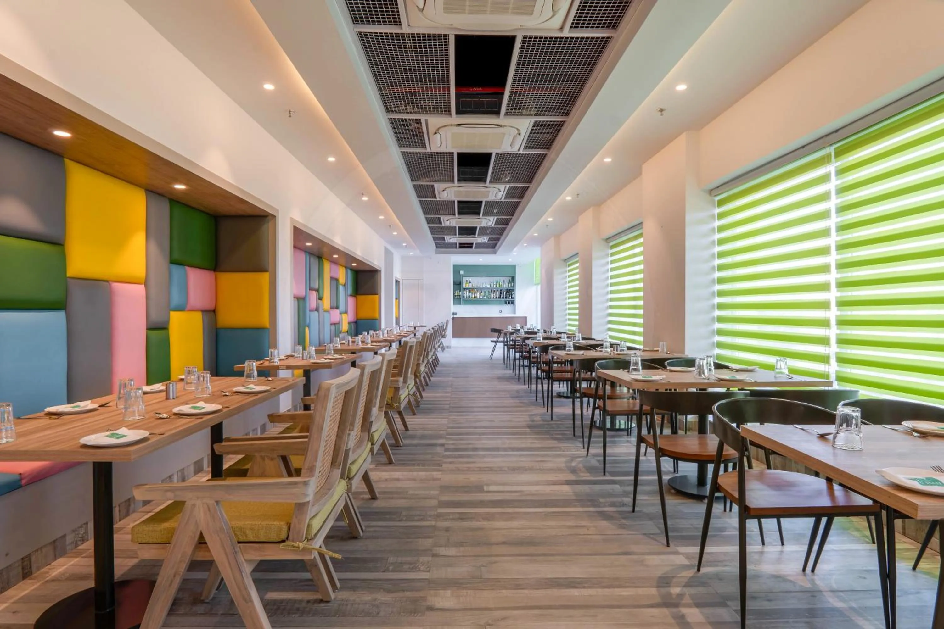 Restaurant/places to eat in Le Roi Dehradun at Dehradun Railway Station